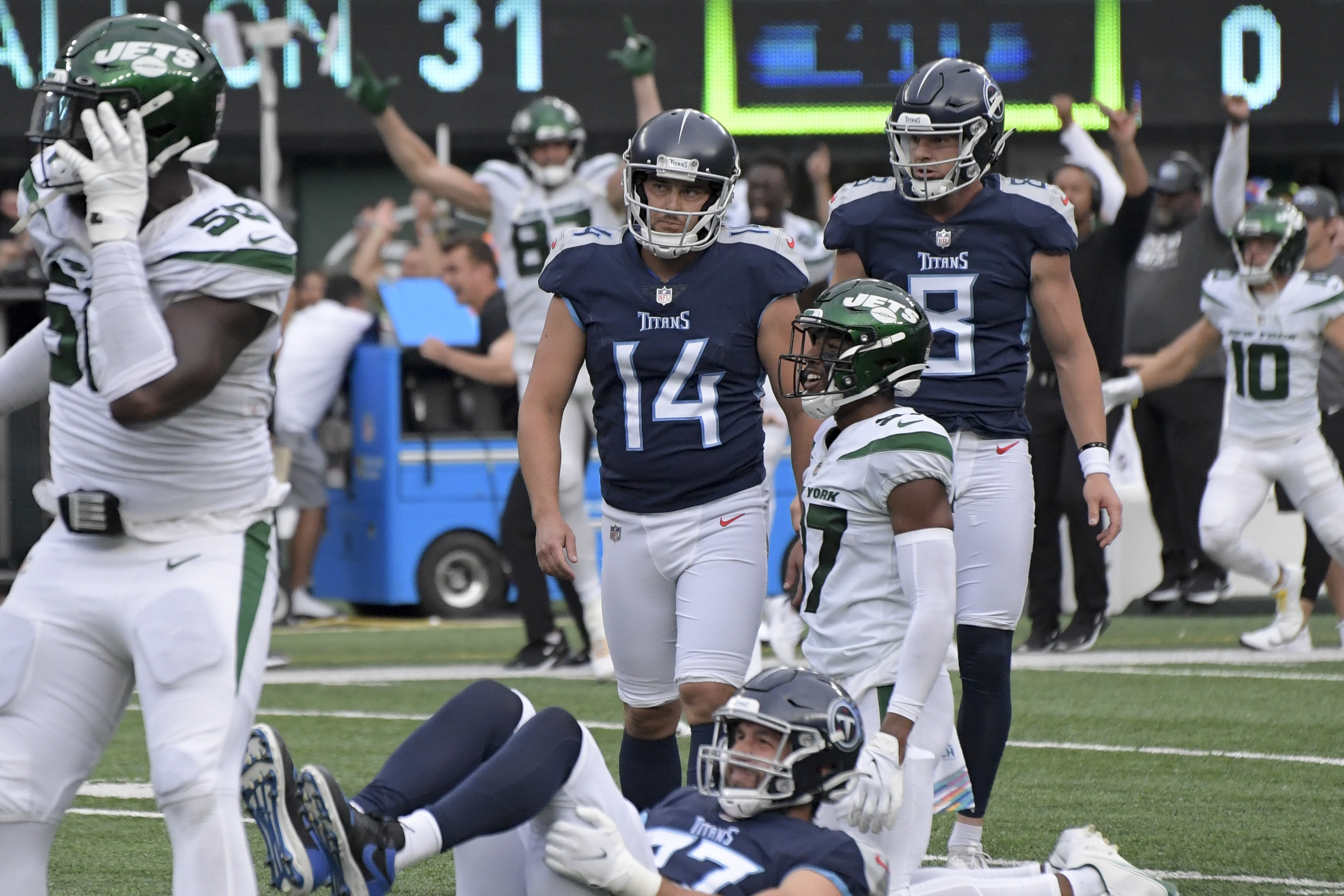 Zach Wilson Earns First NFL Victory, Leads Jets To Win Over Titans