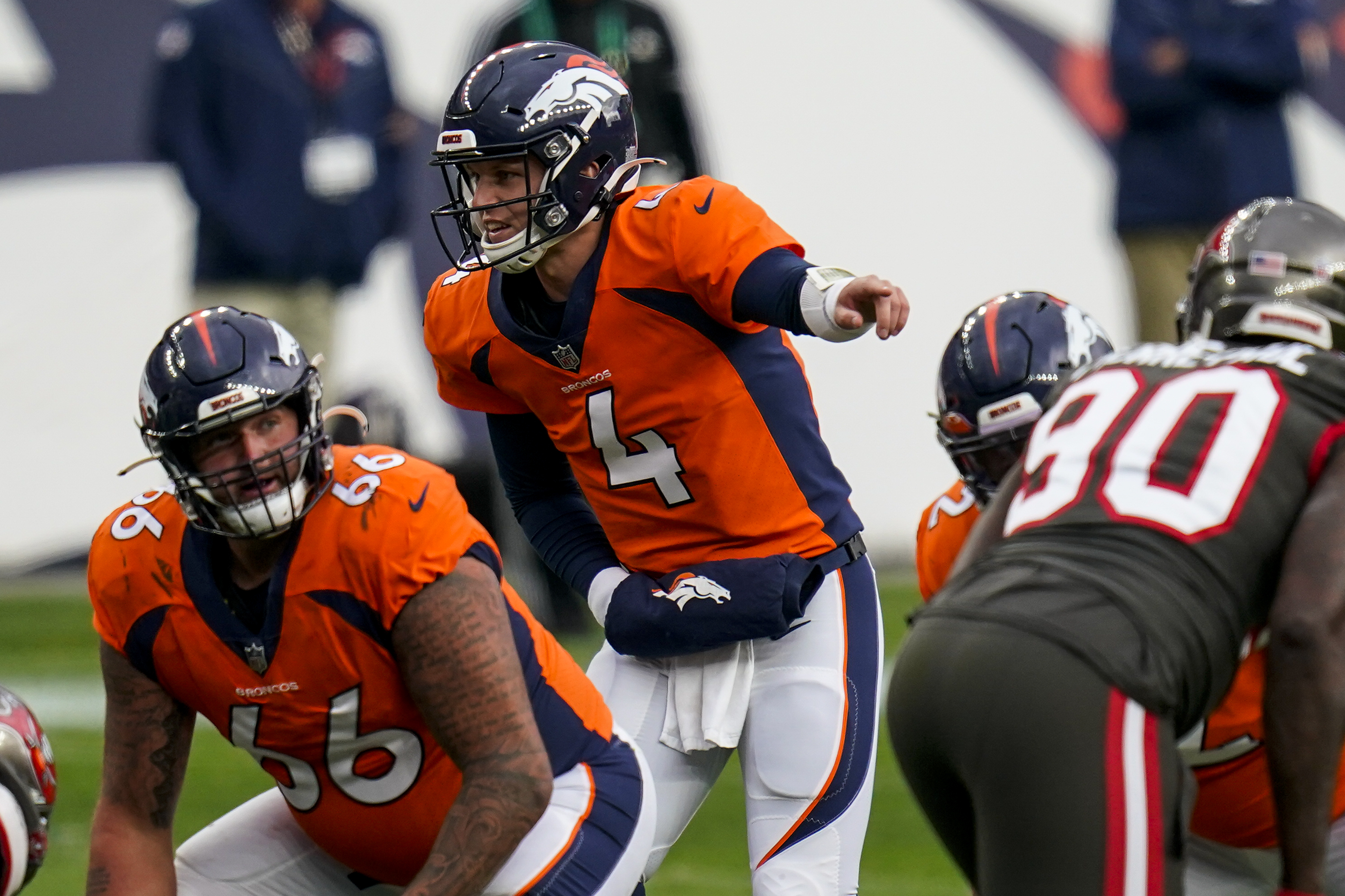 Former Boise State quarterback Brett Rypien signs with the Denver