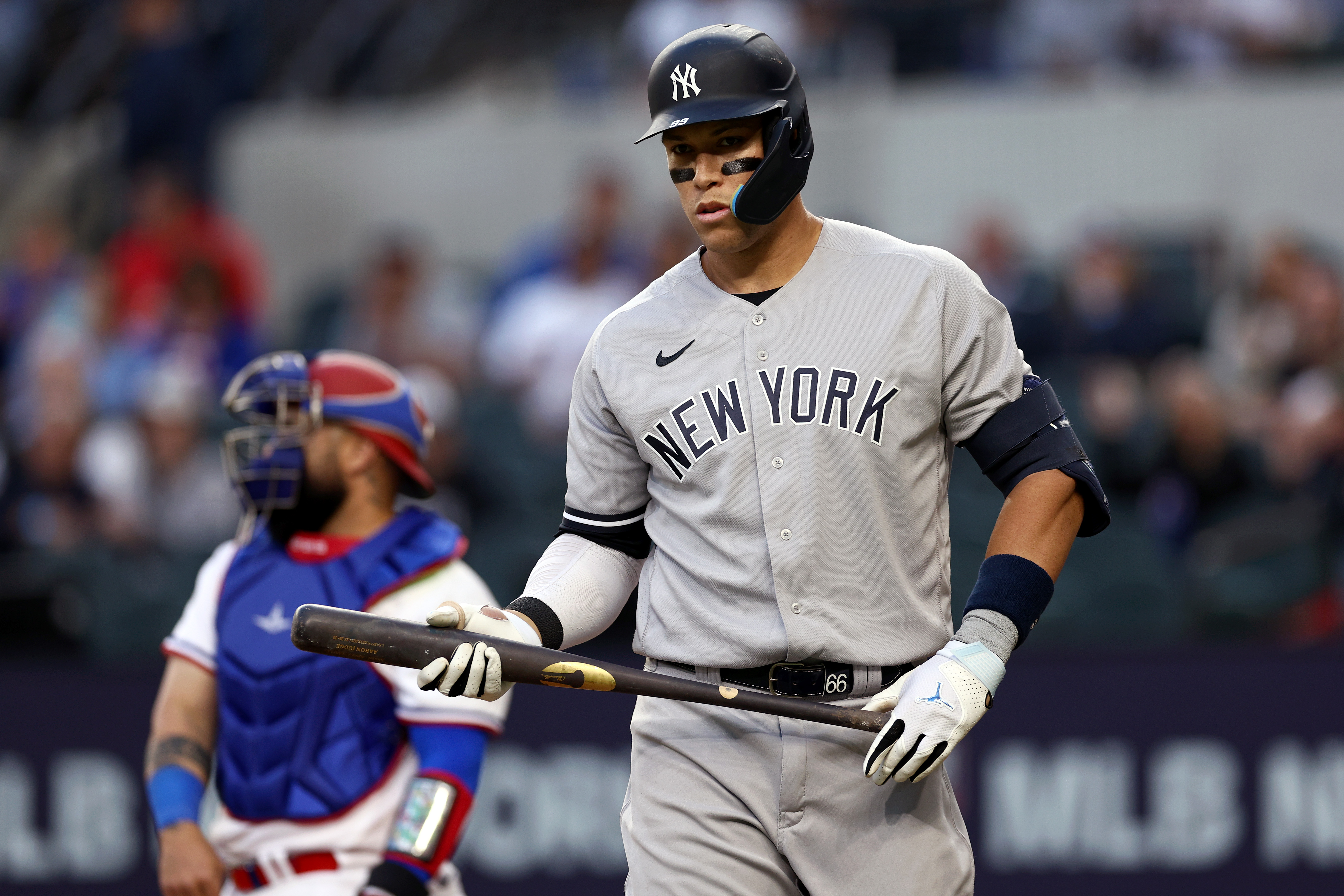 Yankees put Aaron Judge (strained hip) on injured list, Jonathan Loáisiga  to have elbow surgery - The Boston Globe