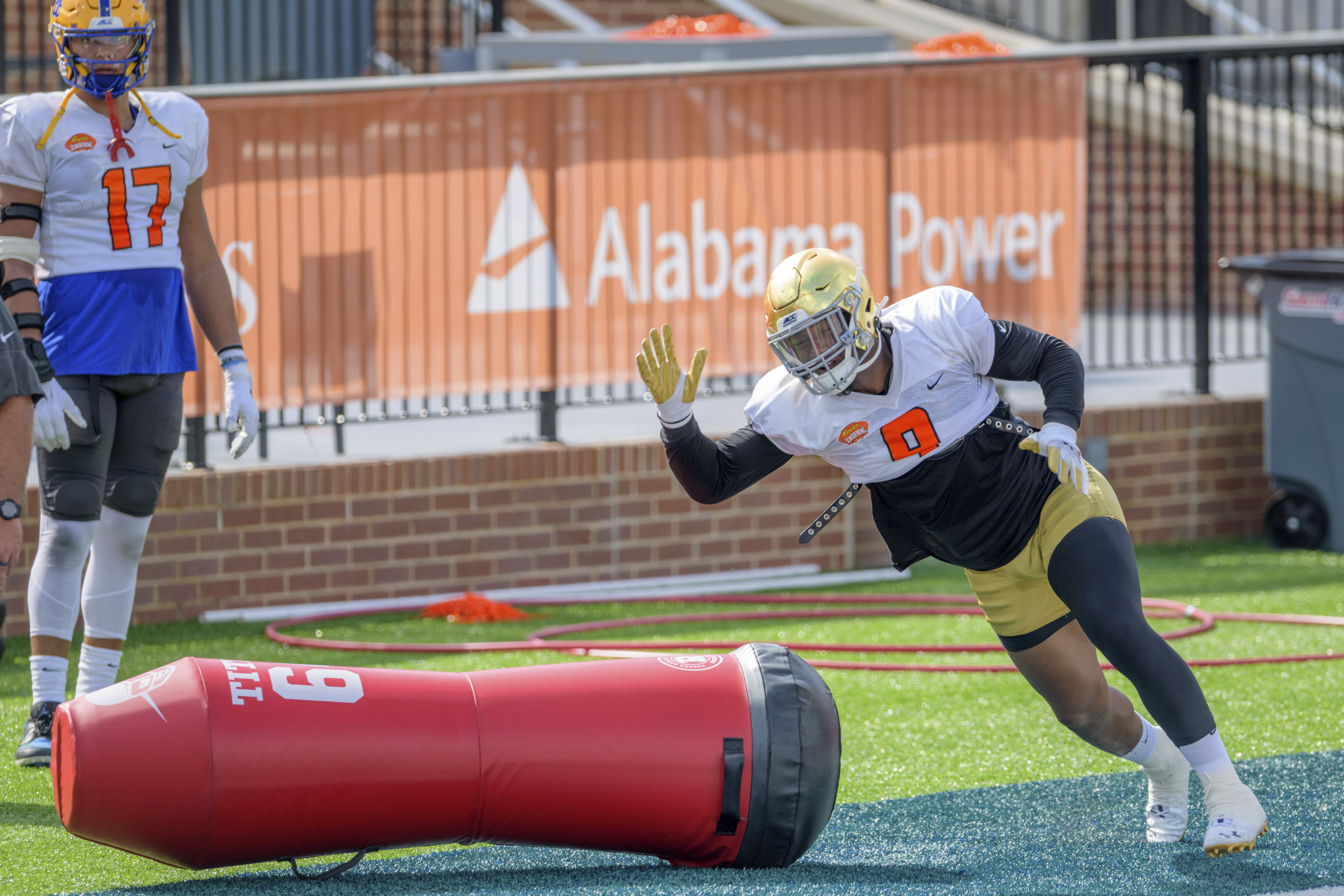 Daelin Hayes runs through a drill during the National Team practice for the NCAA Senior Bowl on Wednesday.