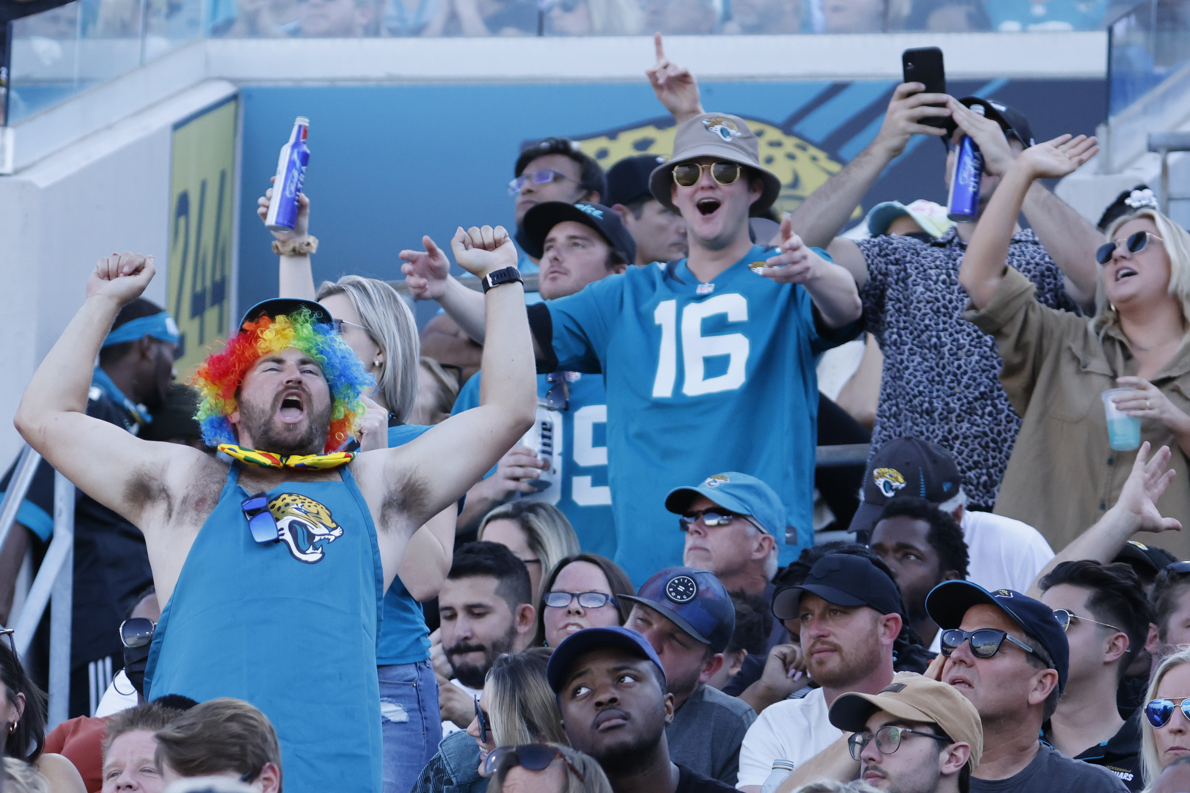 Jaguars clown Colts 26-11, prevent Indy from making playoffs