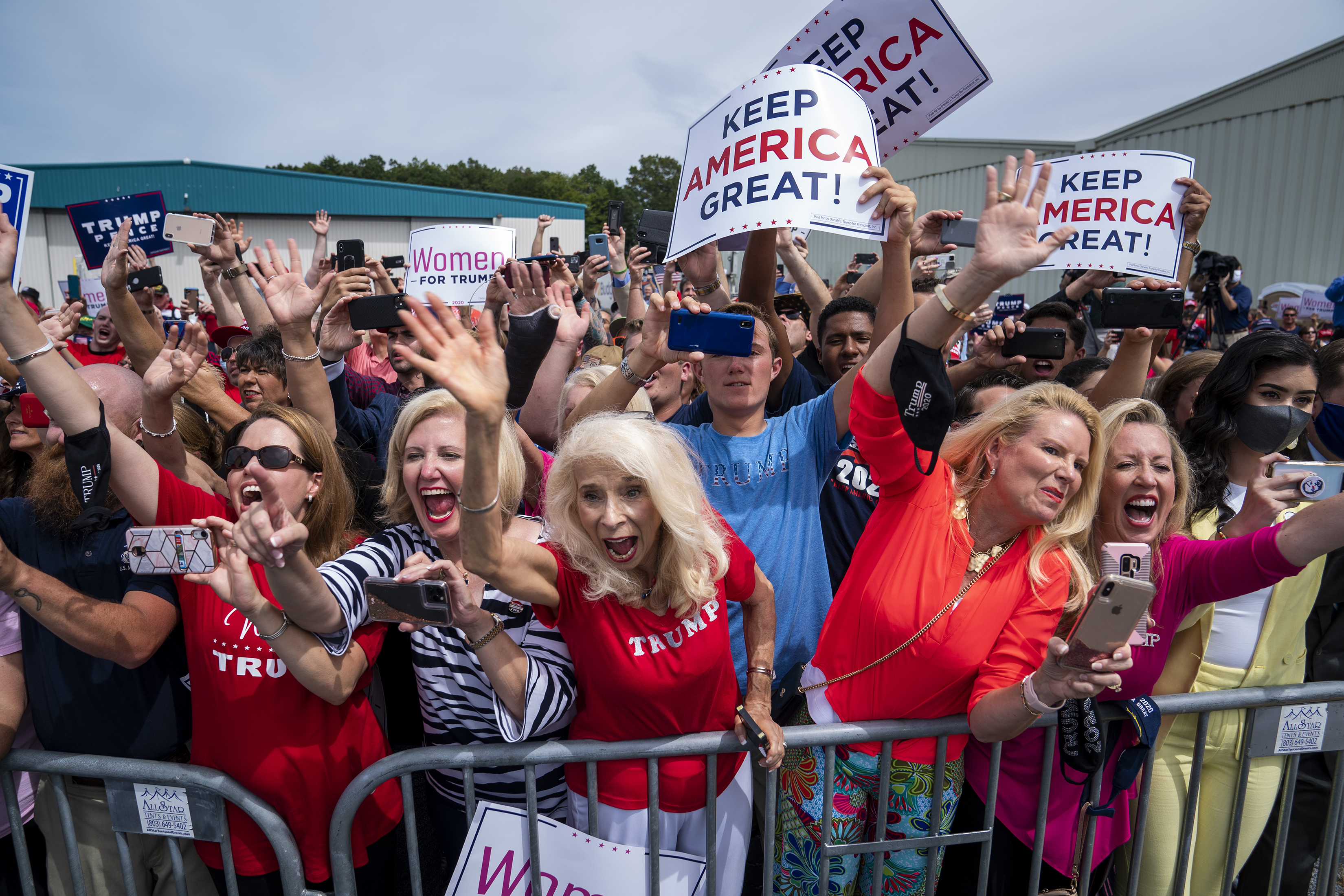 Supporters reacted as President Trump arrived at the airport in Asheville, N.C., on Aug. 24, 2020.