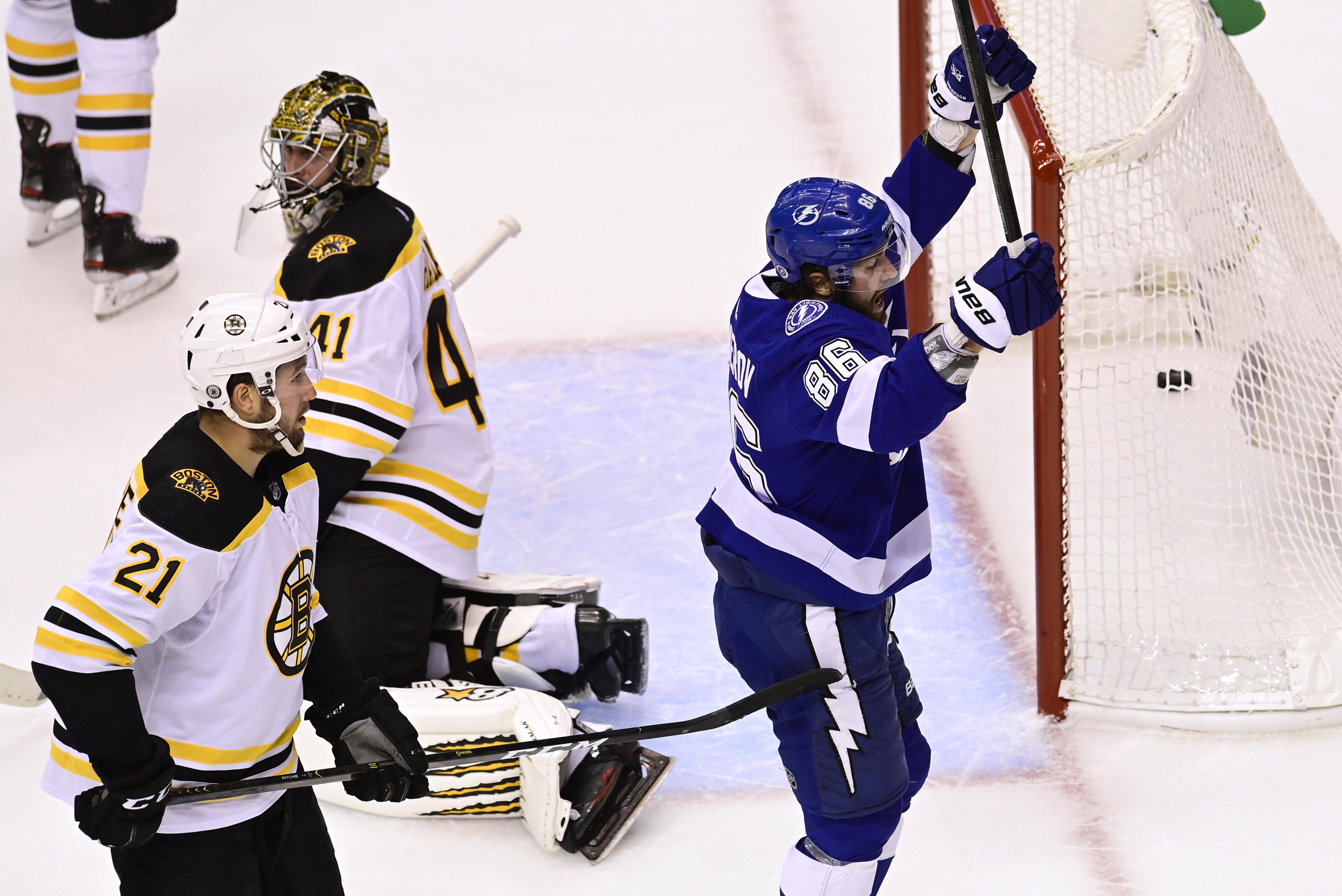 Coyle's OT goal lifts Bruins past Lightning 2-1