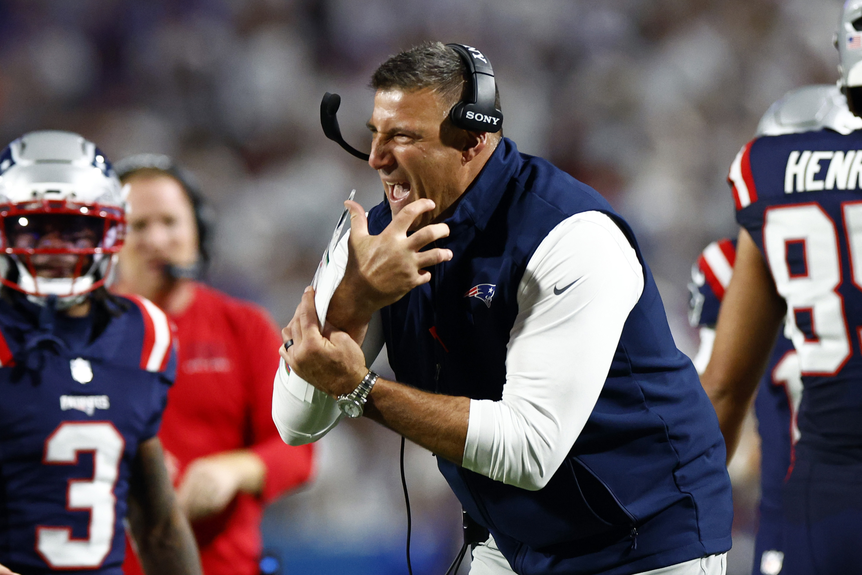 Practicing patience pays off for Patriots coach Mike Vrabel