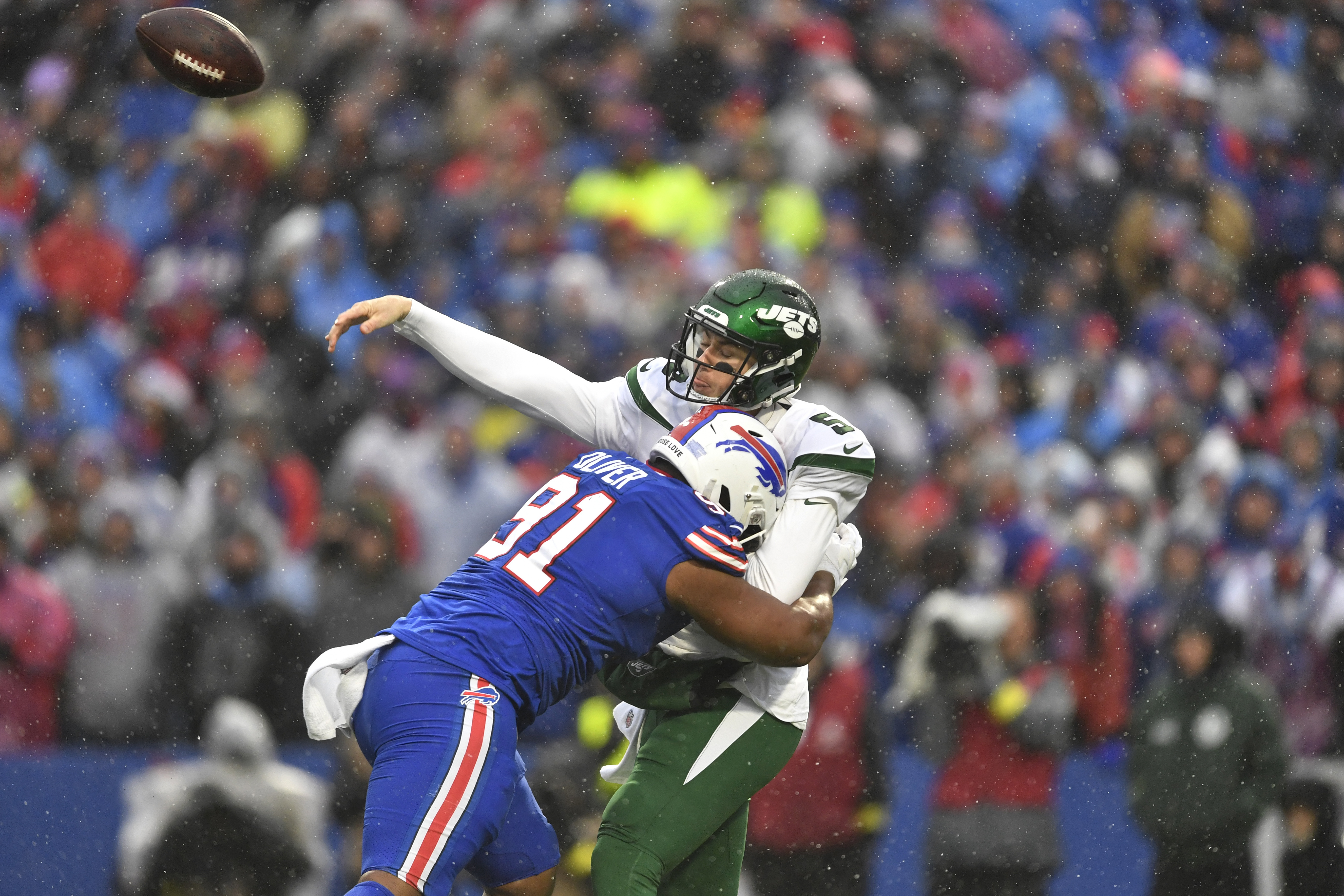 Jets-Bills game moved from Buffalo to Detroit because of snowstorm - The  Boston Globe