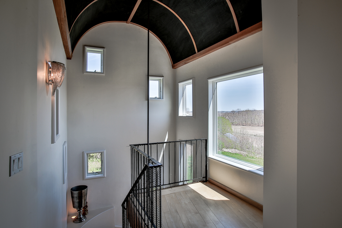 37-newbury-neck-newbury-tower-ceiling