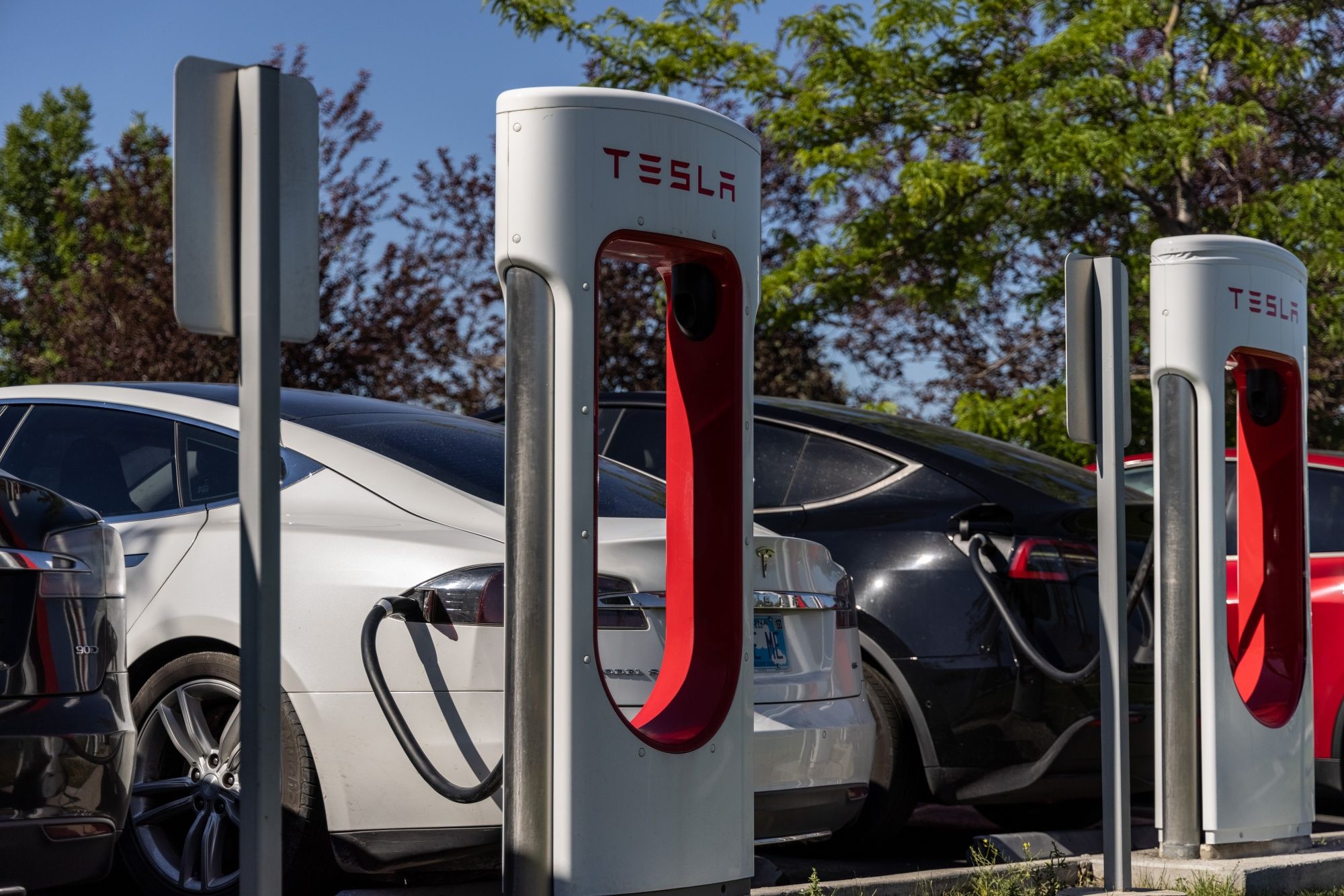 Do Universal Electric Car Charging Stations Exist?