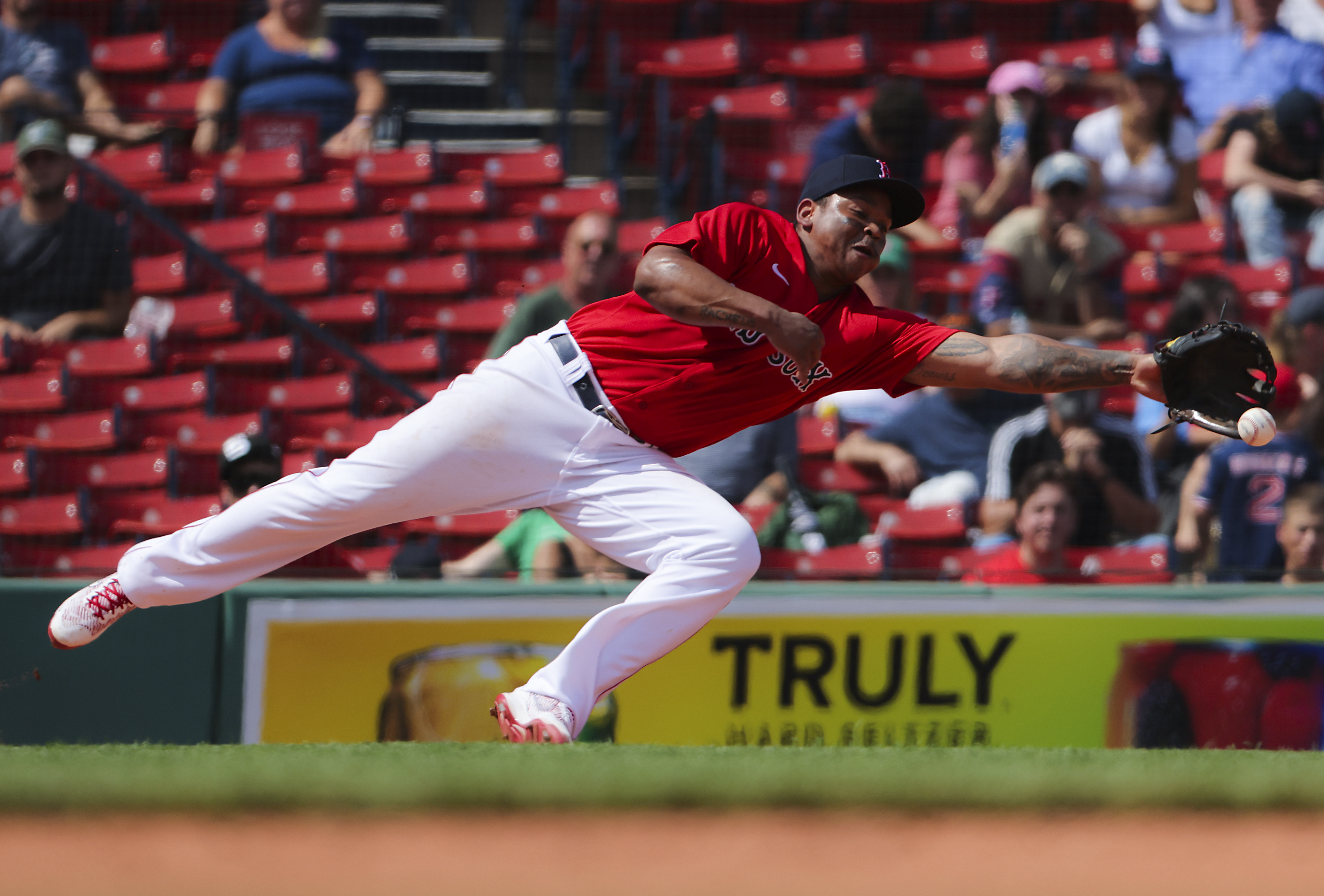 Red Sox win a wild one over Rangers on Travis Shaw's grand slam in