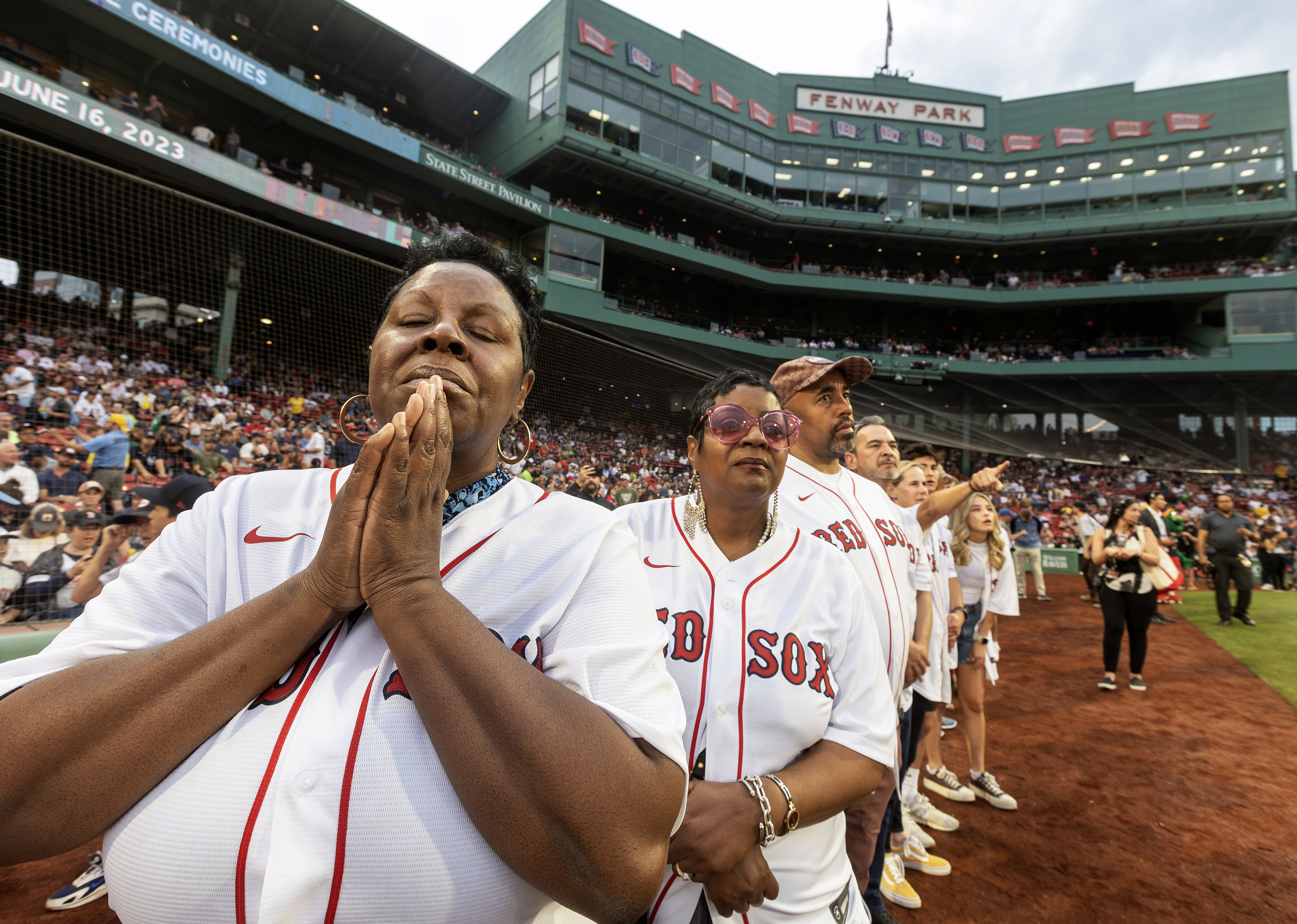 Red Sox Have Chance To Host Playoff Game On Marathon Monday - CBS