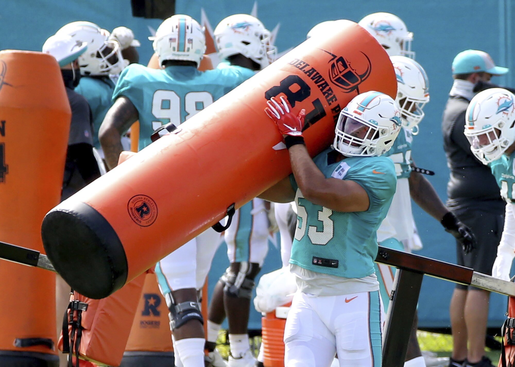 Miami Dolphins video says they'll stay inside during anthem