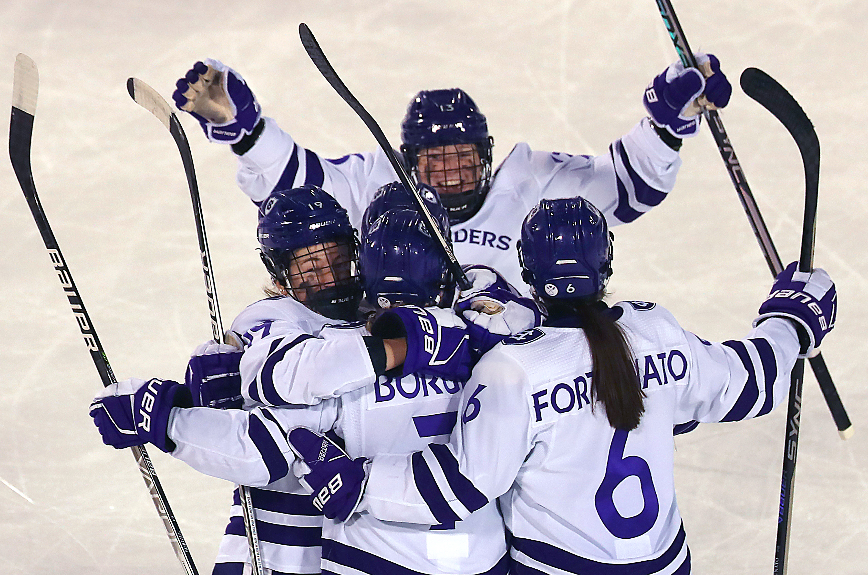 GALLERY: Terriers fall short to Holy Cross at Frozen Fenway – The