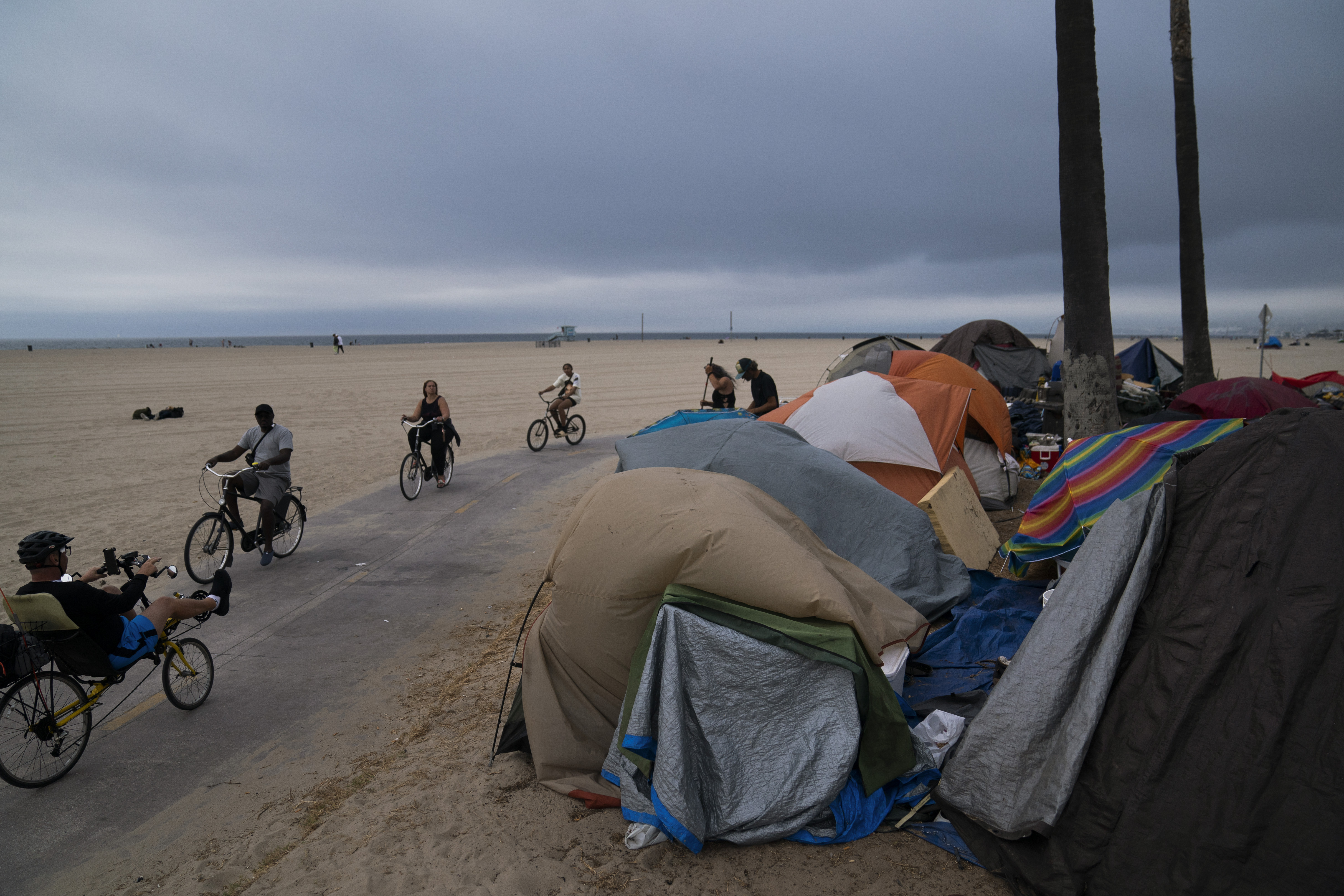 When the minimum wage rises, does homelessness rise too? - The Boston Globe