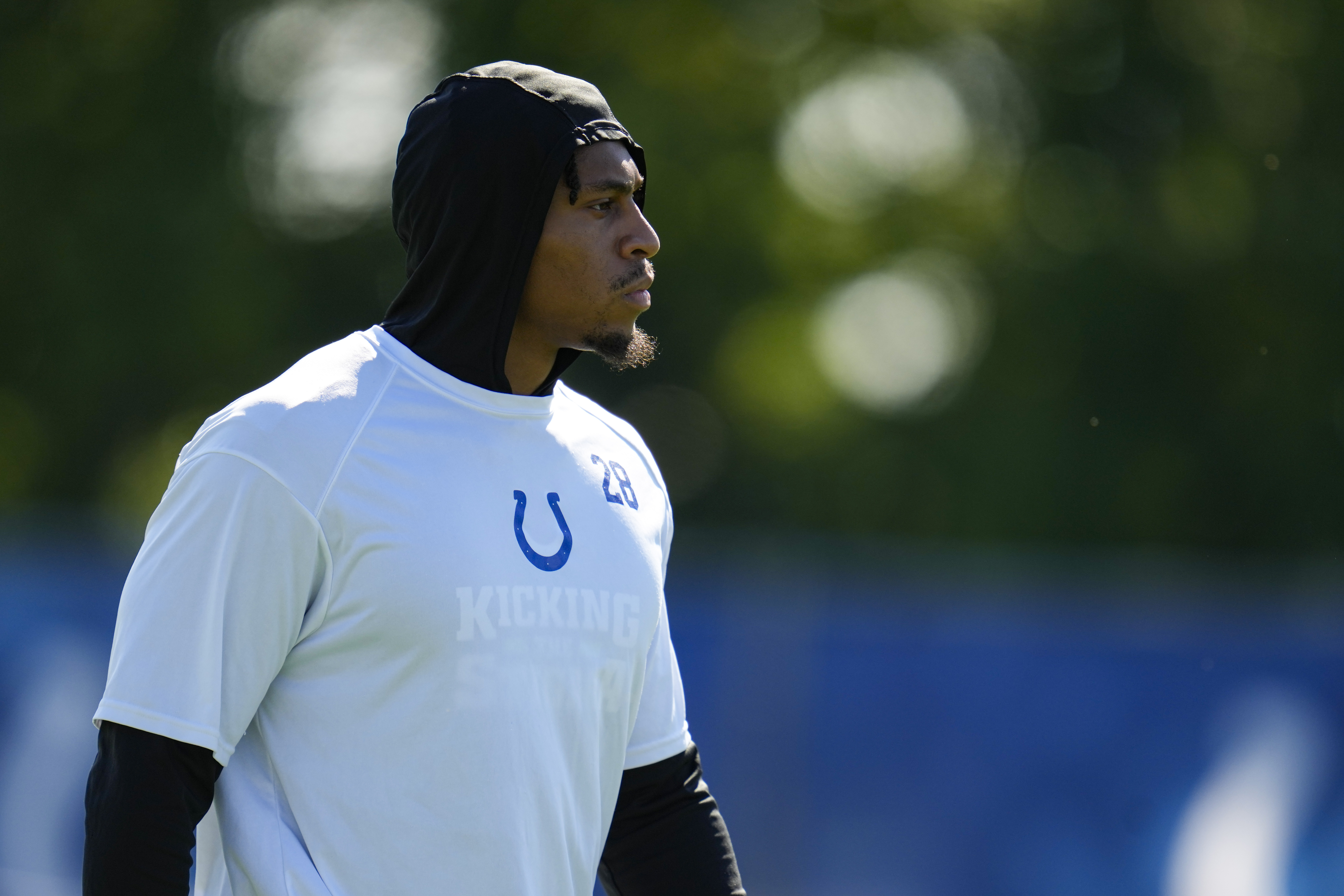 Colts give disgruntled RB Jonathan Taylor permission to seek a