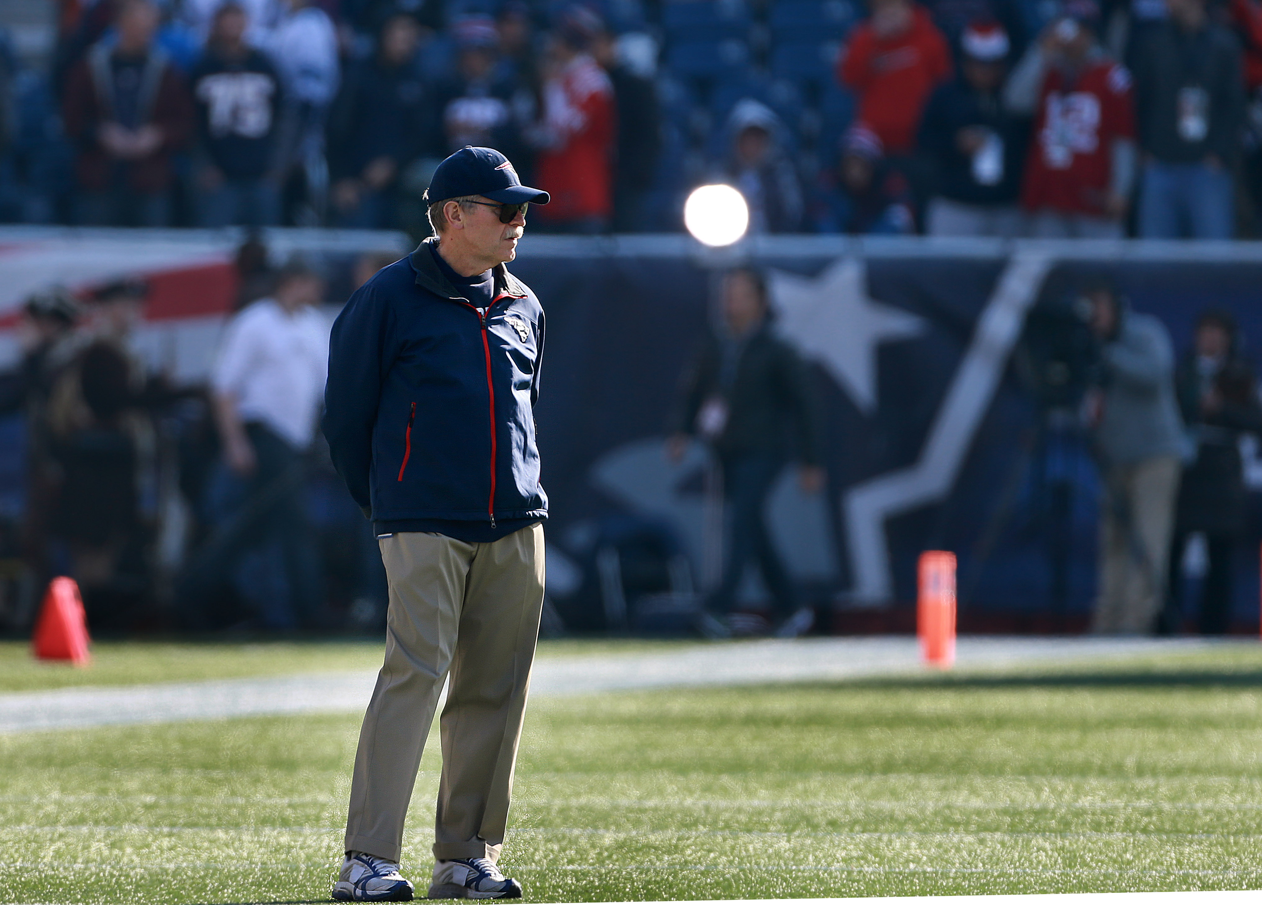 Patriots strike offensive, defensive balance in Ernie Adams' final