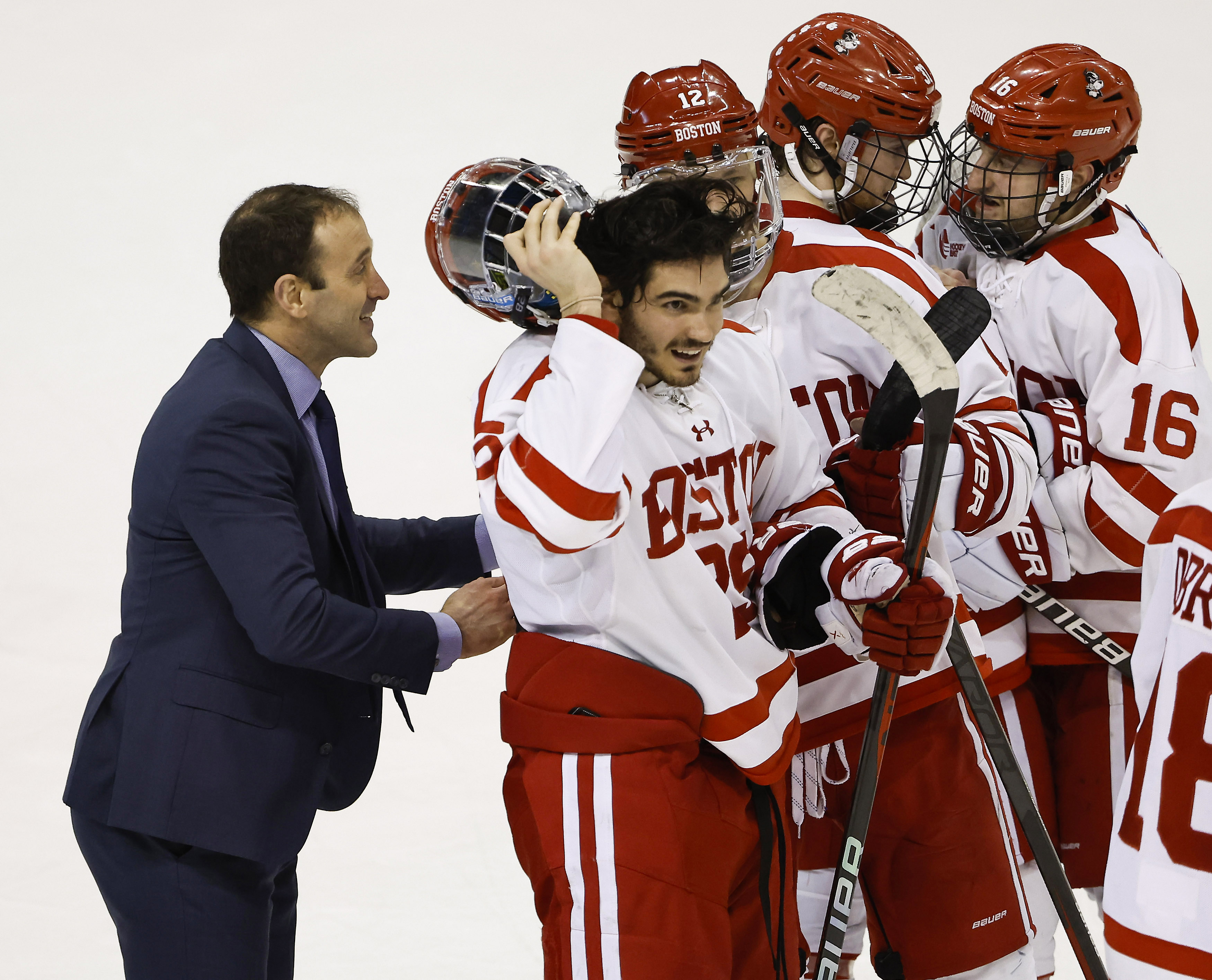 5 Boston University Tops #12 Men's Hockey, Advances to Frozen Four