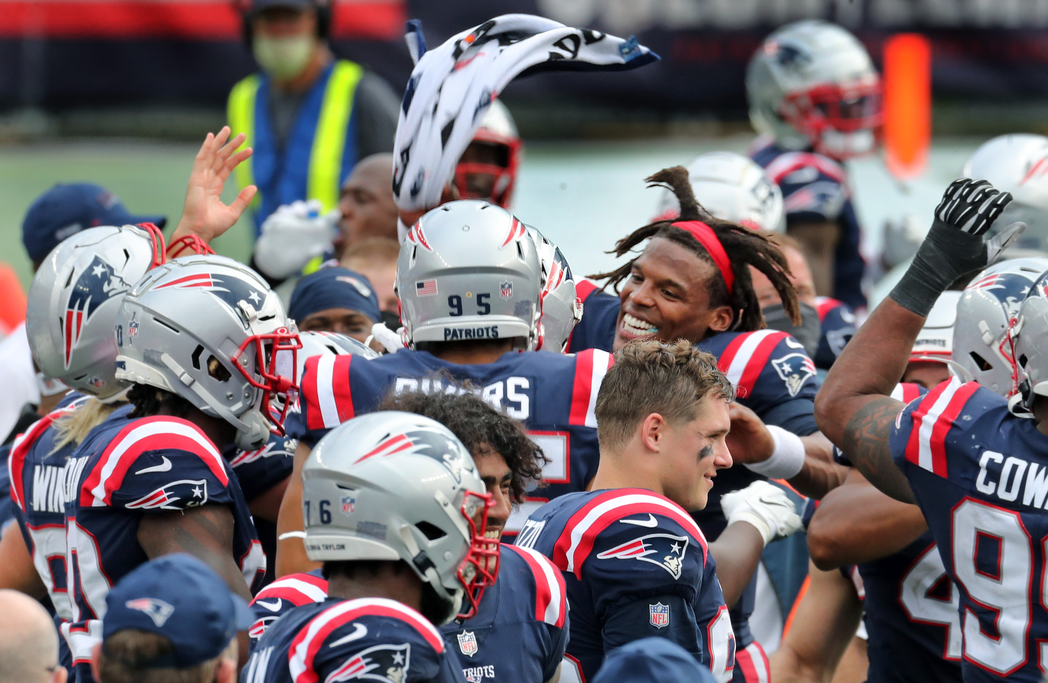 New England Patriots defensive end Deatrich Wise Jr. (91) lines up