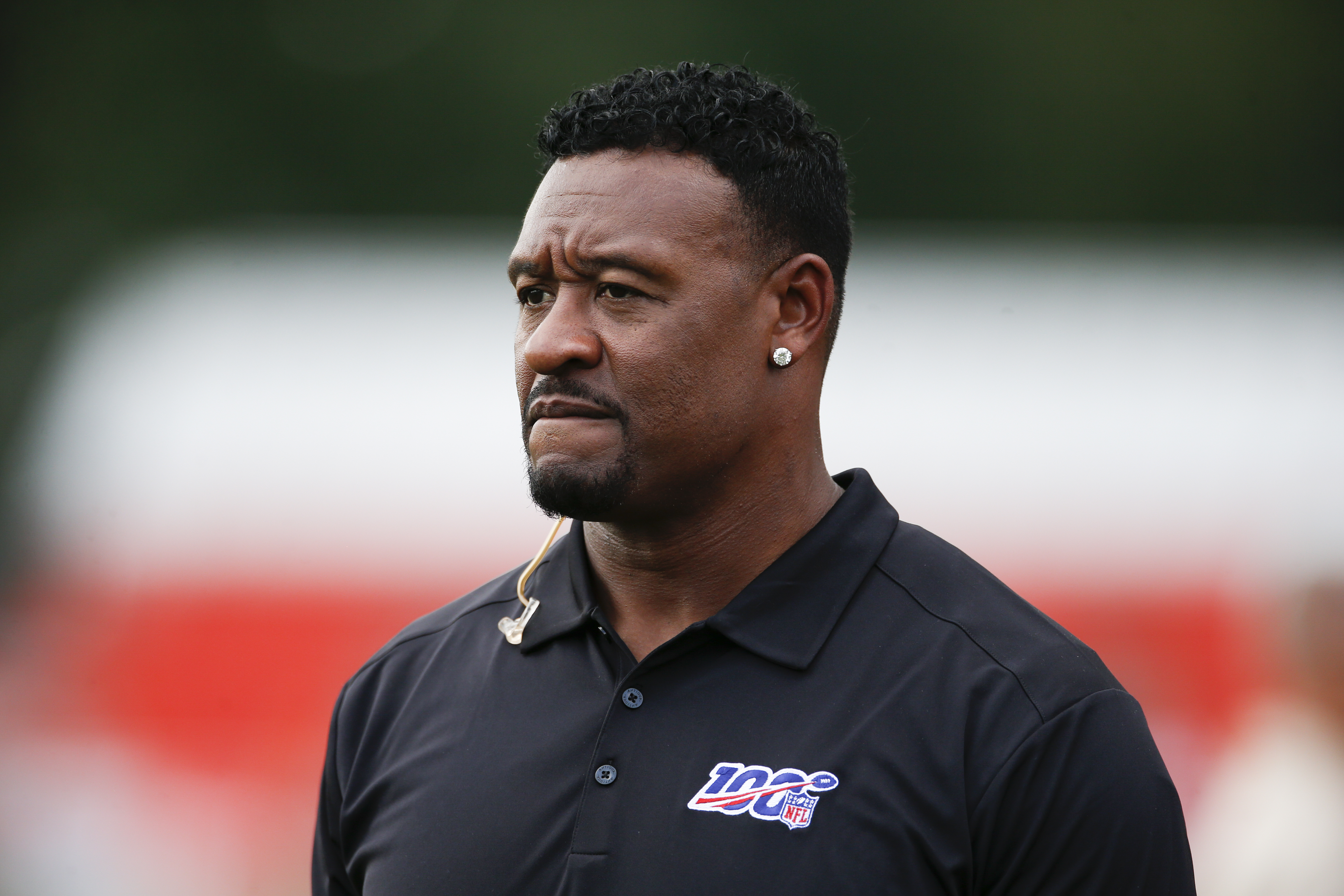 Former New England Patriot Willie McGinest on set for the NFL Network,  during an NFL football training camp practice in Foxborough, Mass.,  Saturday, July 27, 2019. (AP Photo/Stew Milne Stock Photo - Alamy