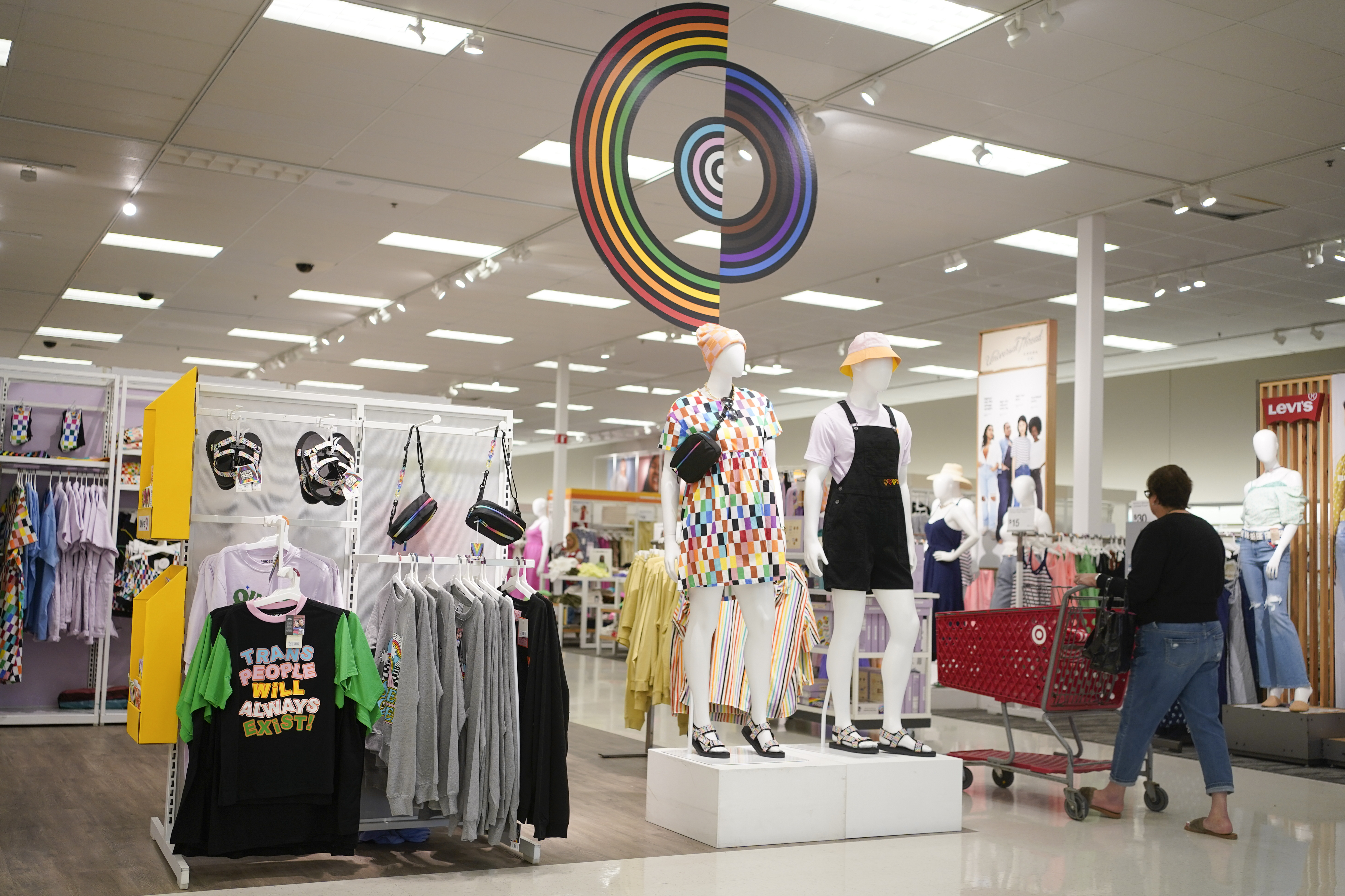 hebzuchtig kleuring Behoefte aan Target becomes latest company to suffer backlash for LGBTQ+ support, pulls  some Pride month clothing - The Boston Globe