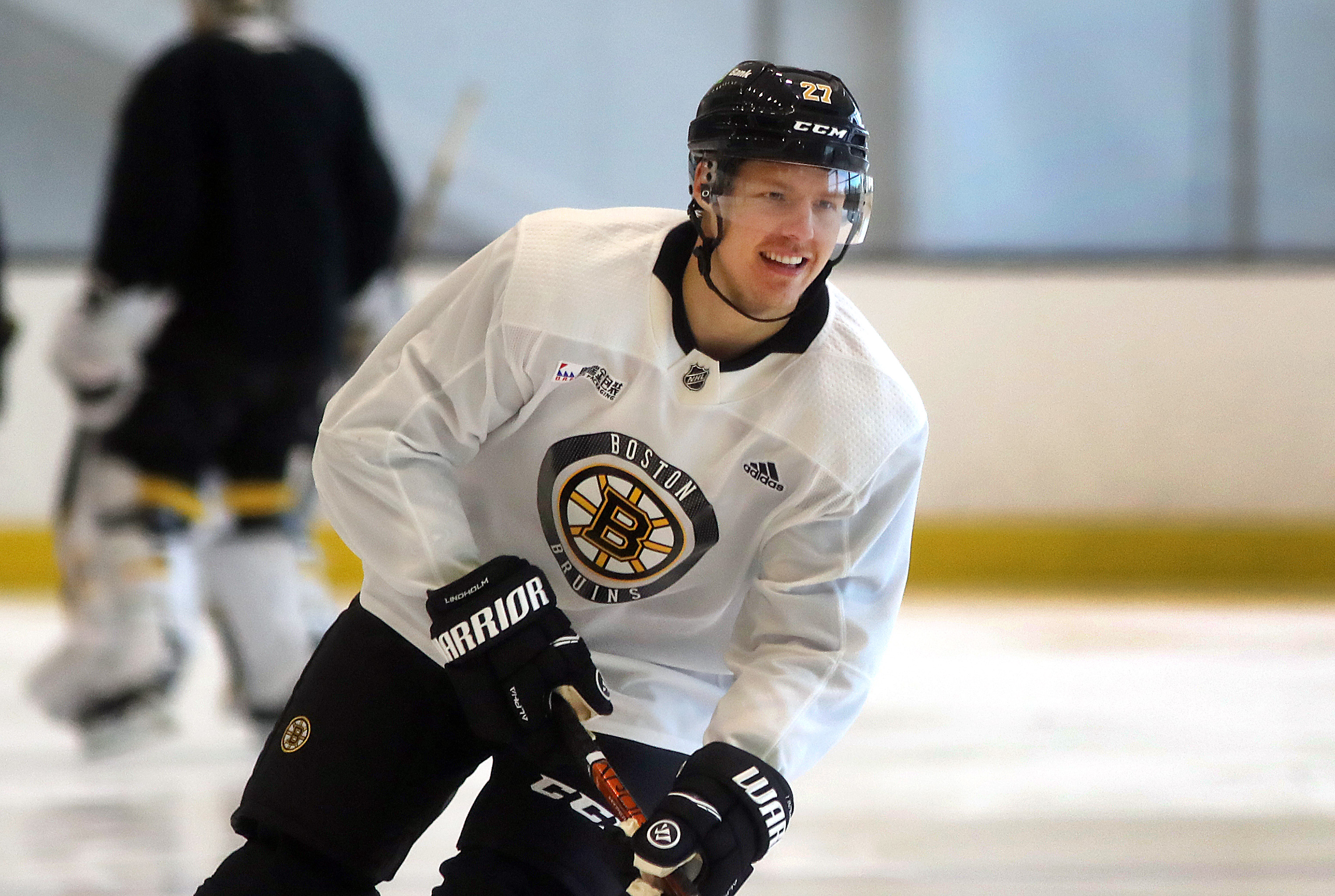 Hampus Lindholm shows no rust in his return to Bruins lineup after missing  three games - The Boston Globe