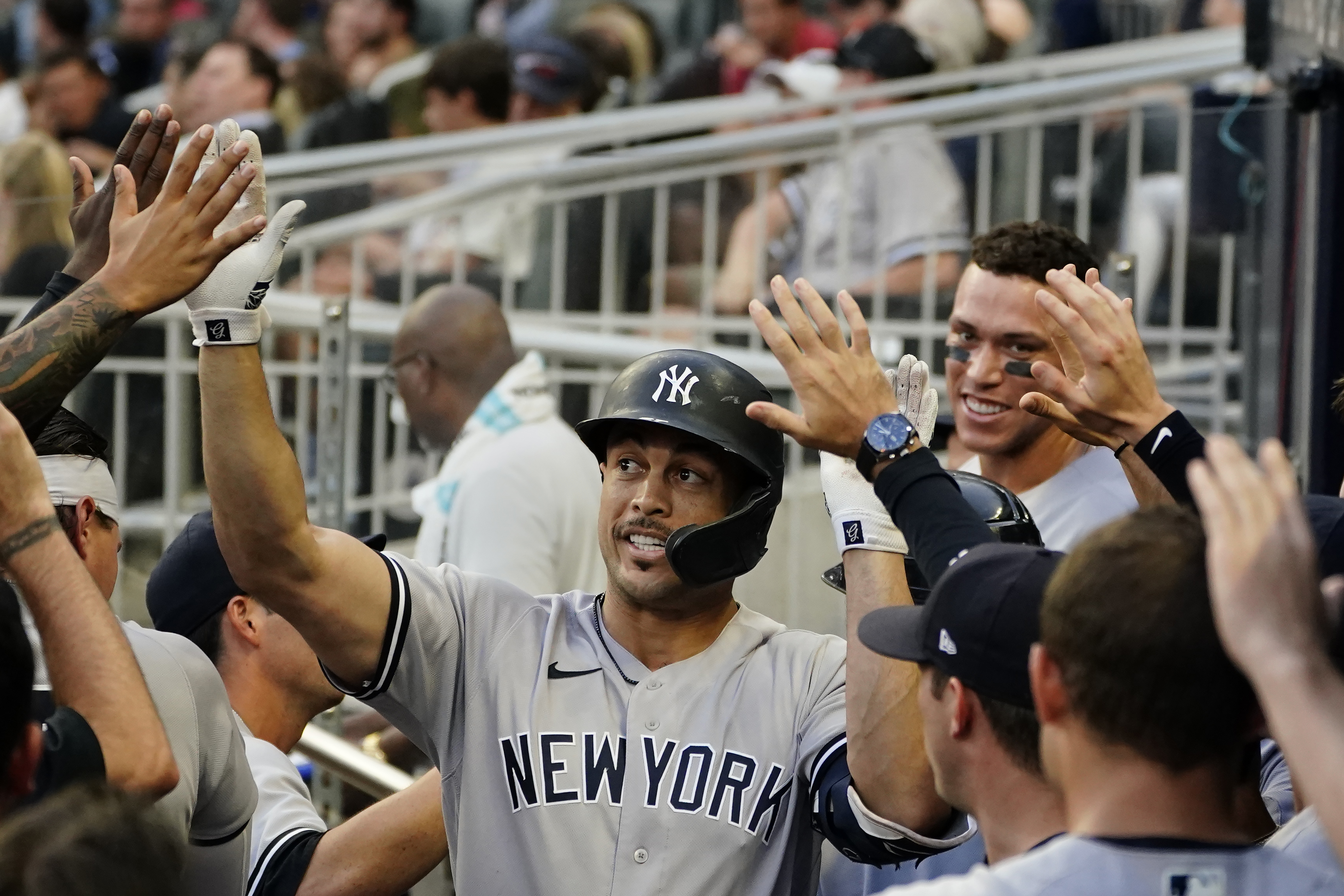 Slumping Padres fire pitching coach Larry Rothschild