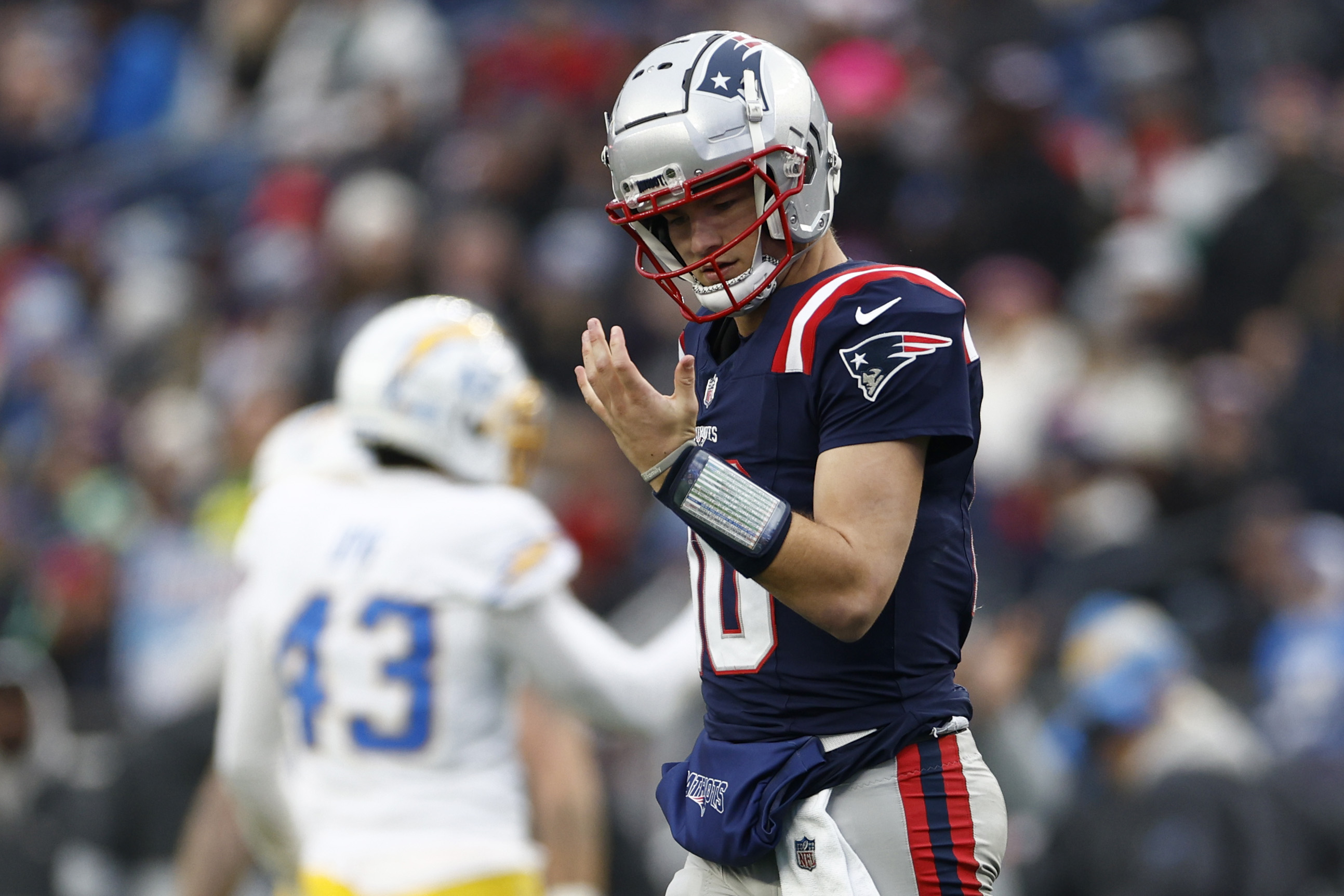 The Patriots need to sit Drake Maye vs. Bills in Week 18
