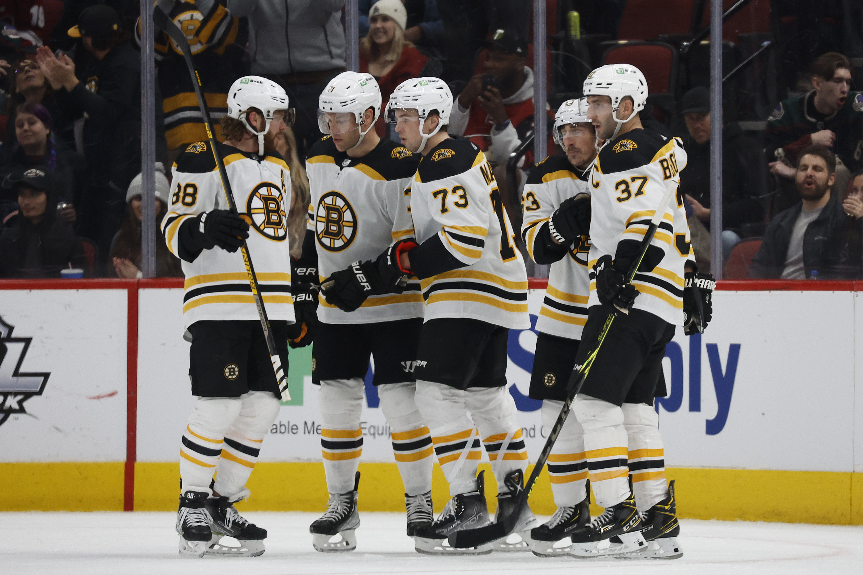 Coyotes end 19-game losing streak to Bruins with 4-3 win