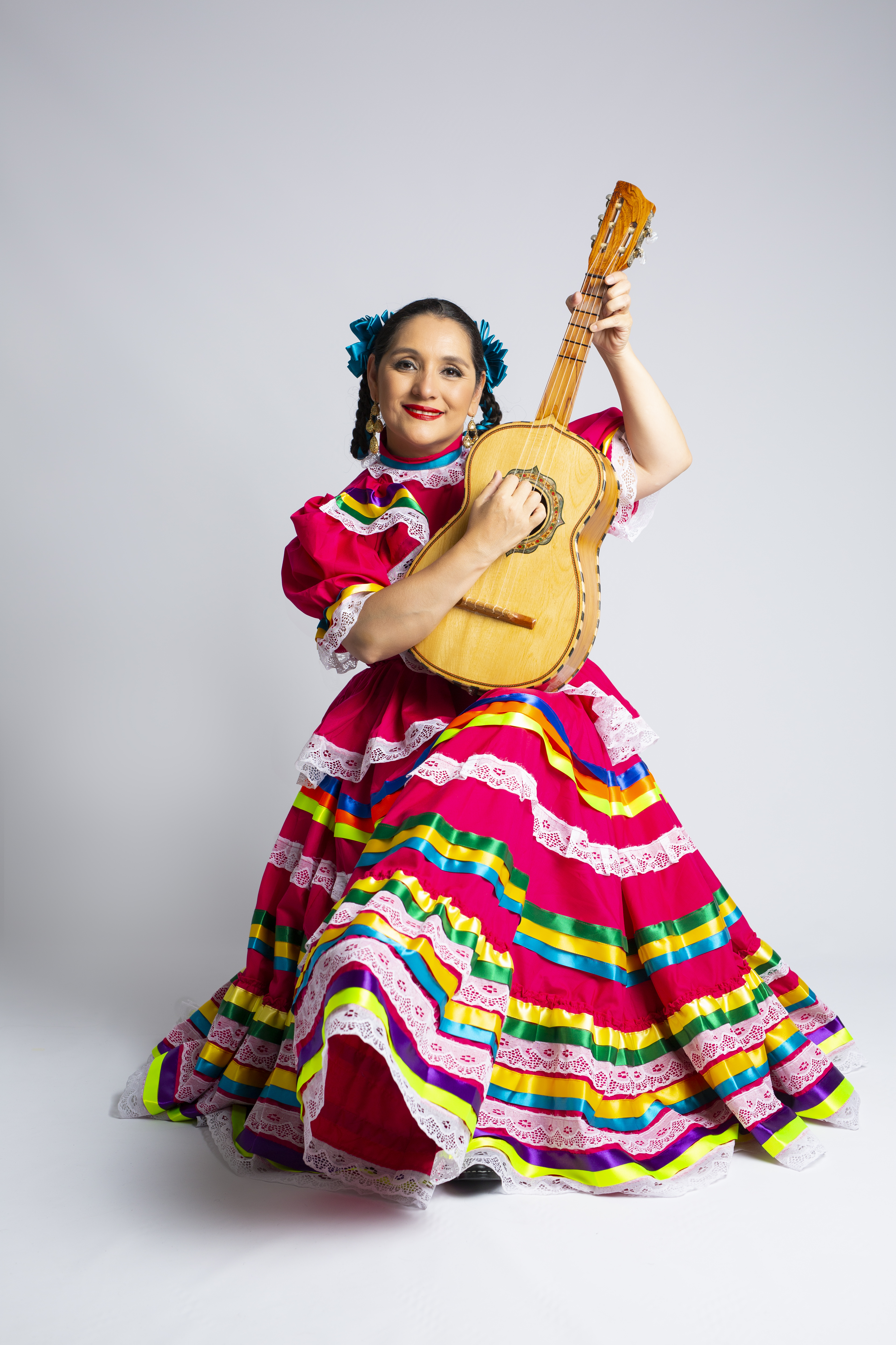 Verónica Robles’ and her all-female mariachi band will perform on Cinco de Mayo in a free online event.