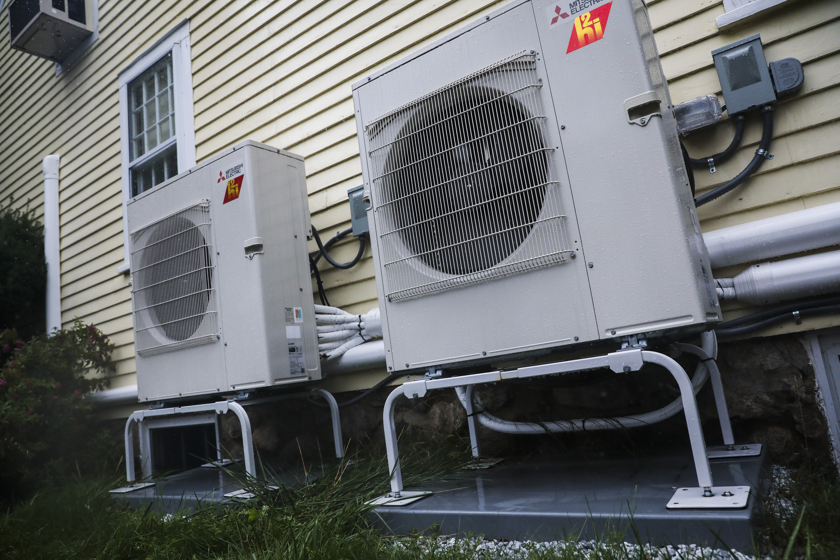 Ditching oil and gas heat a key way to fight climate change. Here's how to secure a heat pump for your home - The Boston Globe