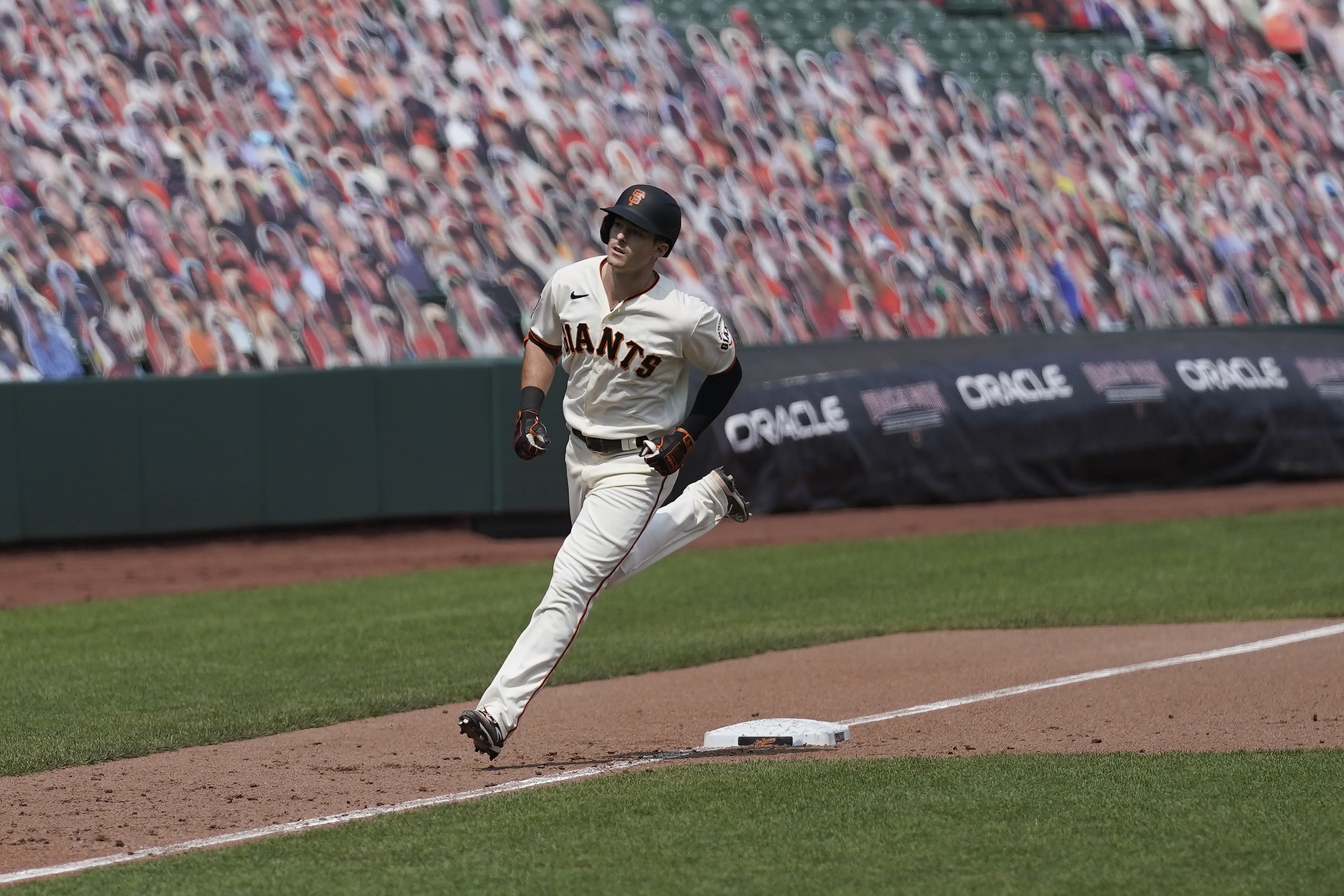 Giants designate outfielder Hunter Pence for assignment - The