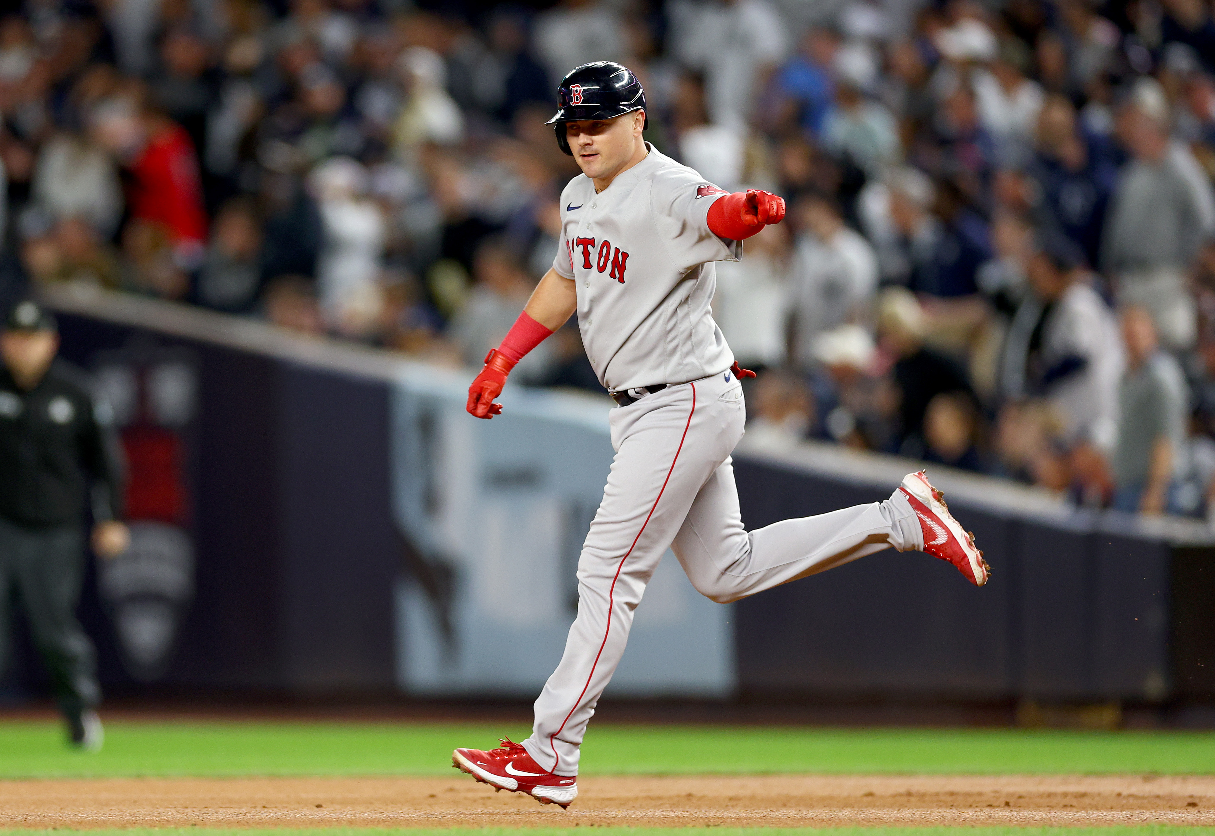 Judge stuck at 60 home runs, Yankees beat Red Sox 5-4