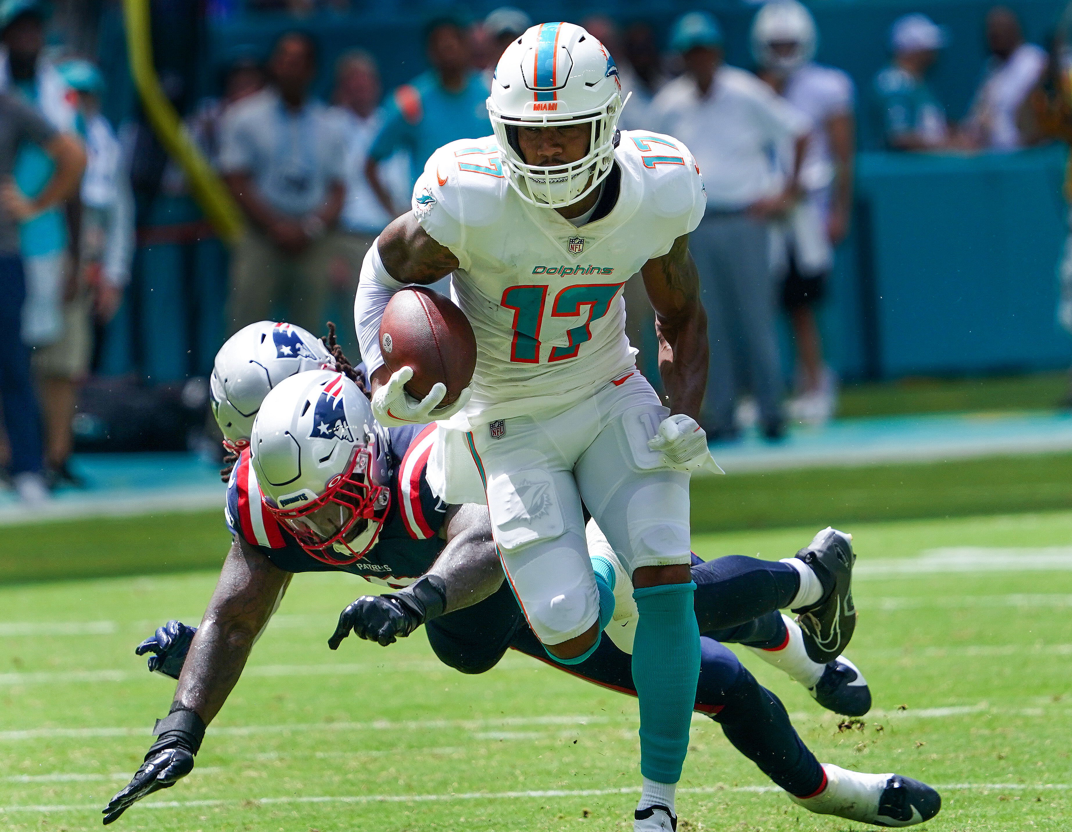 Jaylen Waddle flashing game-changing explosiveness for Dolphins