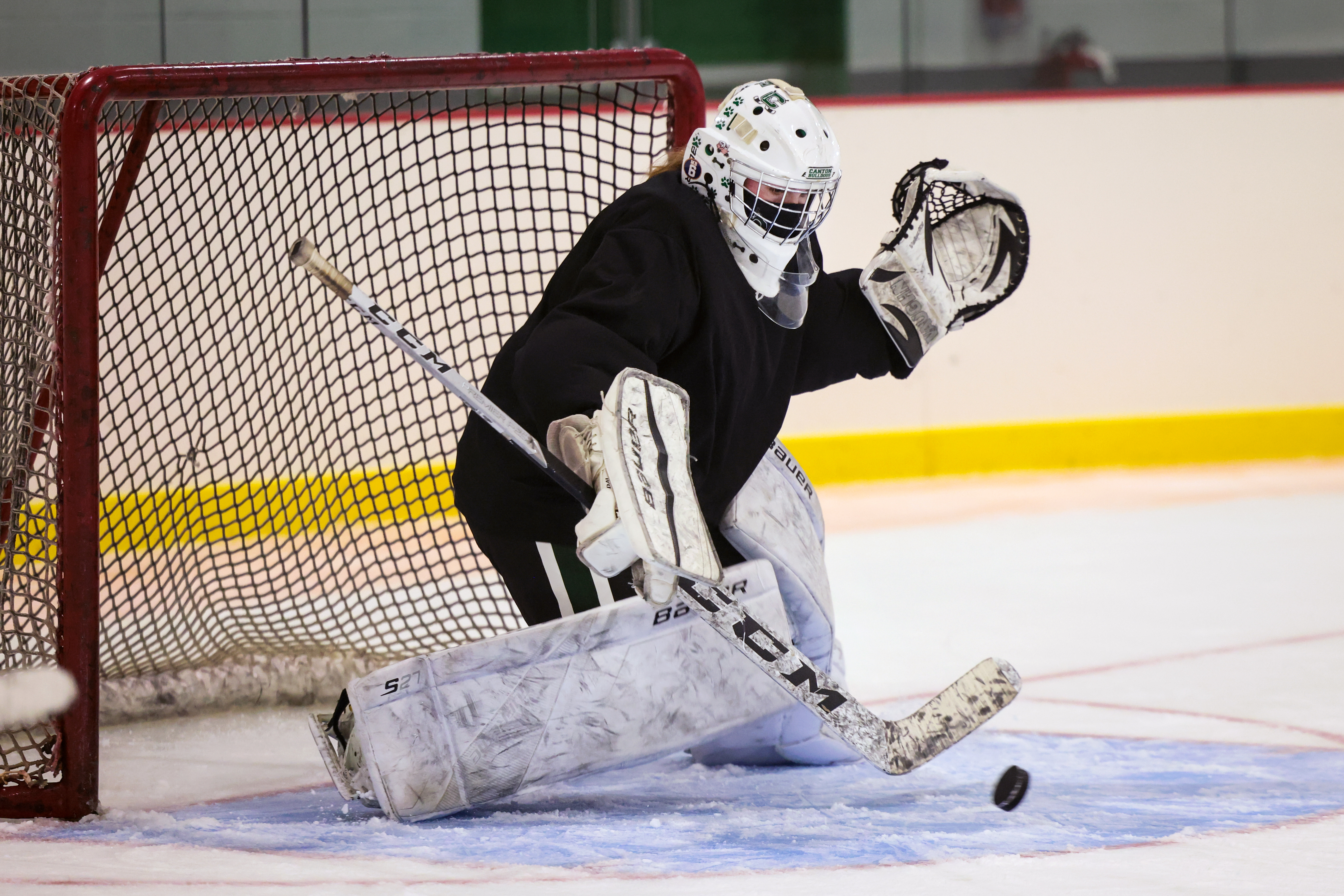 Massachusetts high school hockey goalie excels on ice despite being legally  blind - CBS Boston