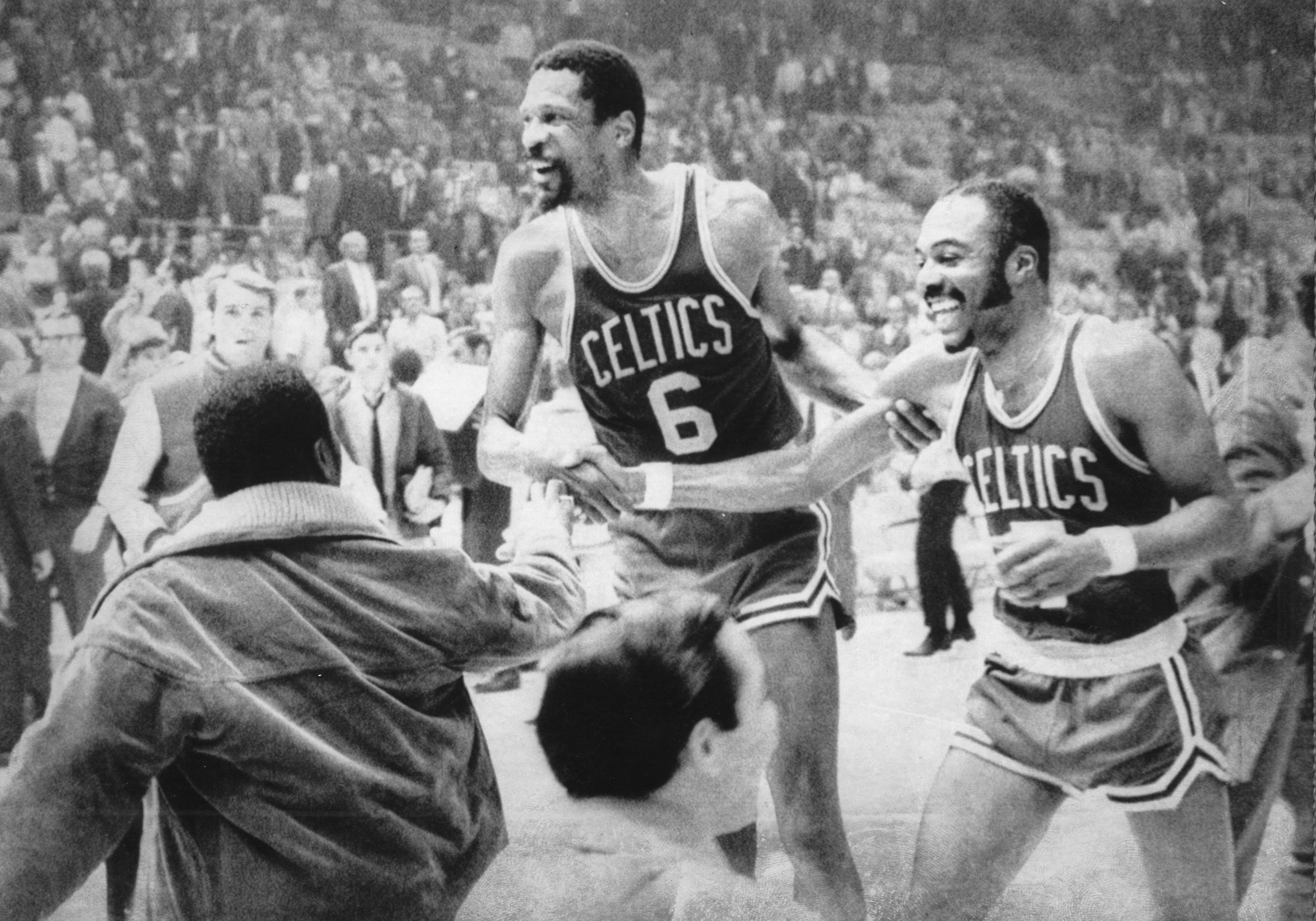Bill Russell, NBA great with 11 titles as a Celtic, dies : NPR