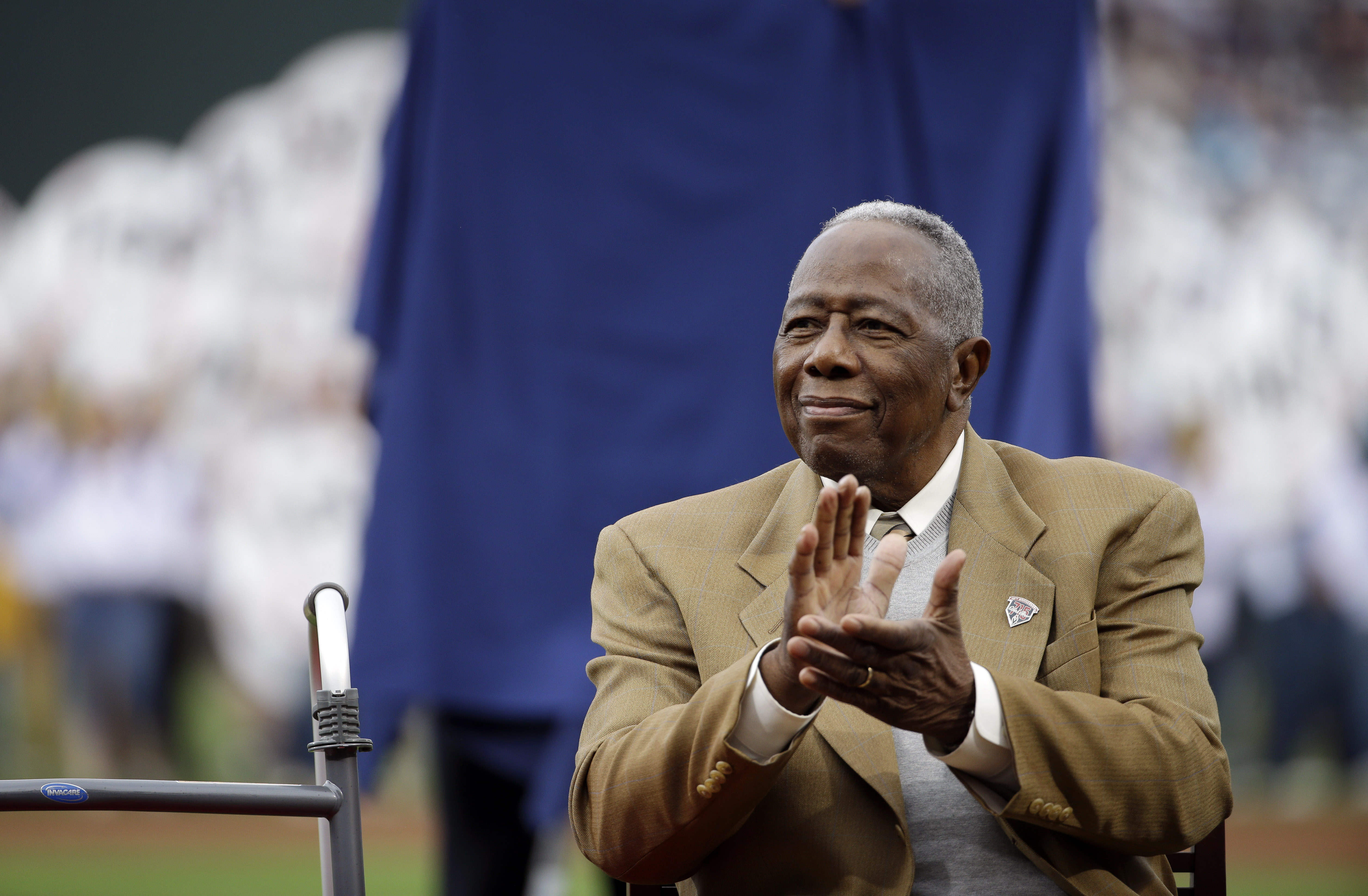 Hank Aaron recalls racism during his chase for Babe Ruth's home