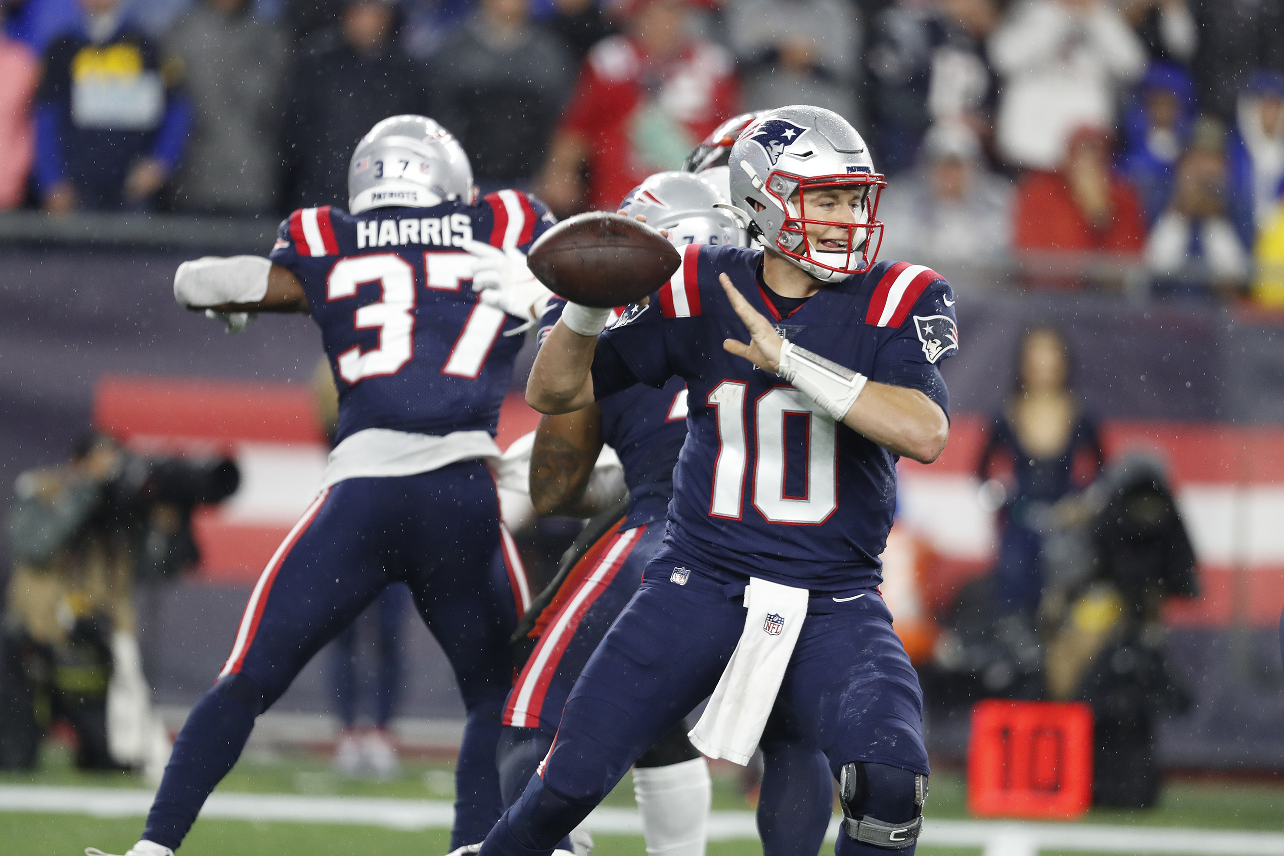 Film study: Patriots' game plan vs. Jets didn't reflect a lot of trust in  Mac Jones or offensive line - The Boston Globe