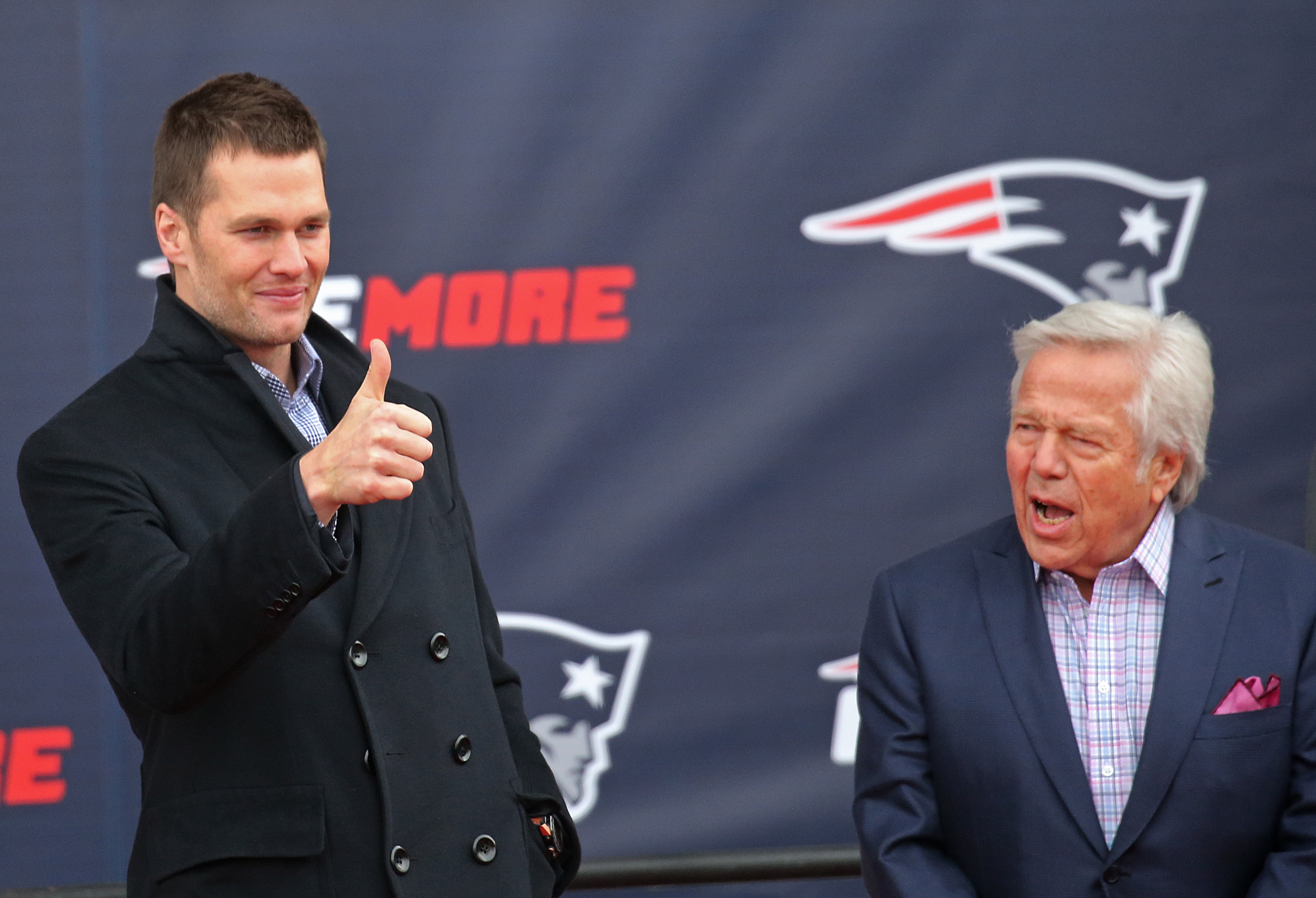 Patriots want to sign Tom Brady to 1-day contract, owner says 