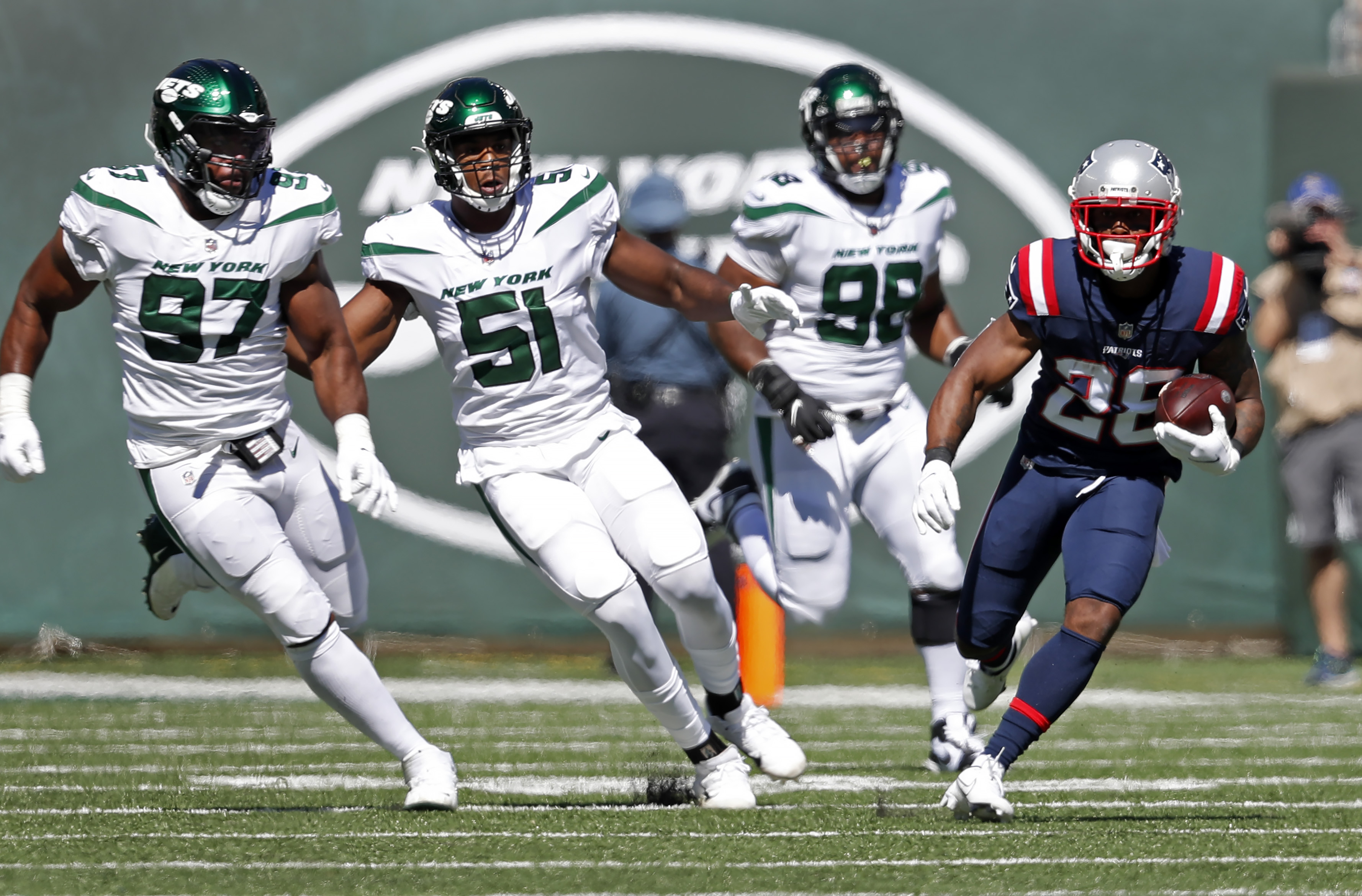 Film study: Patriots' game plan vs. Jets didn't reflect a lot of trust in  Mac Jones or offensive line - The Boston Globe