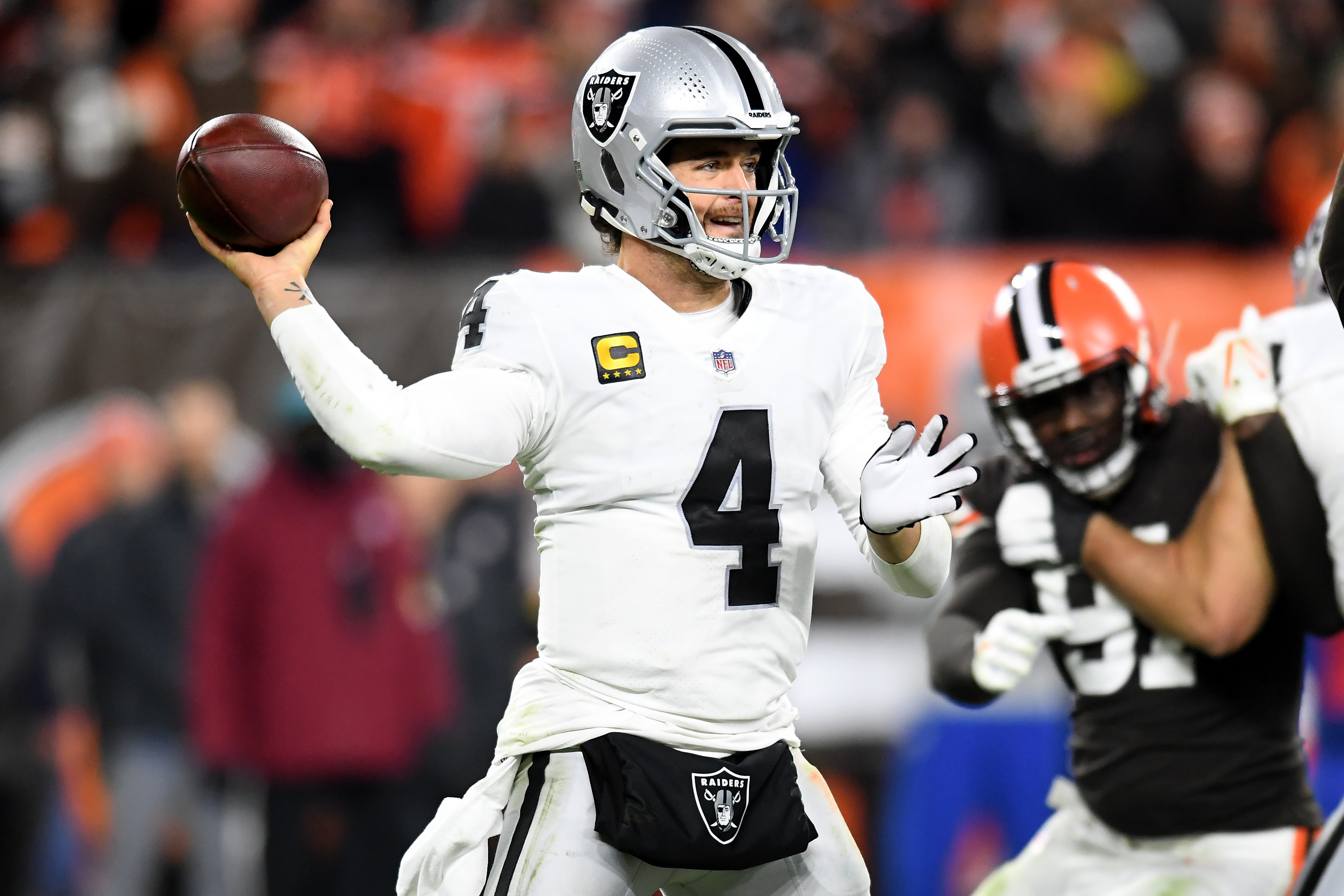 Carlson FG gives Raiders 16-14 win vs COVID-ravaged Browns