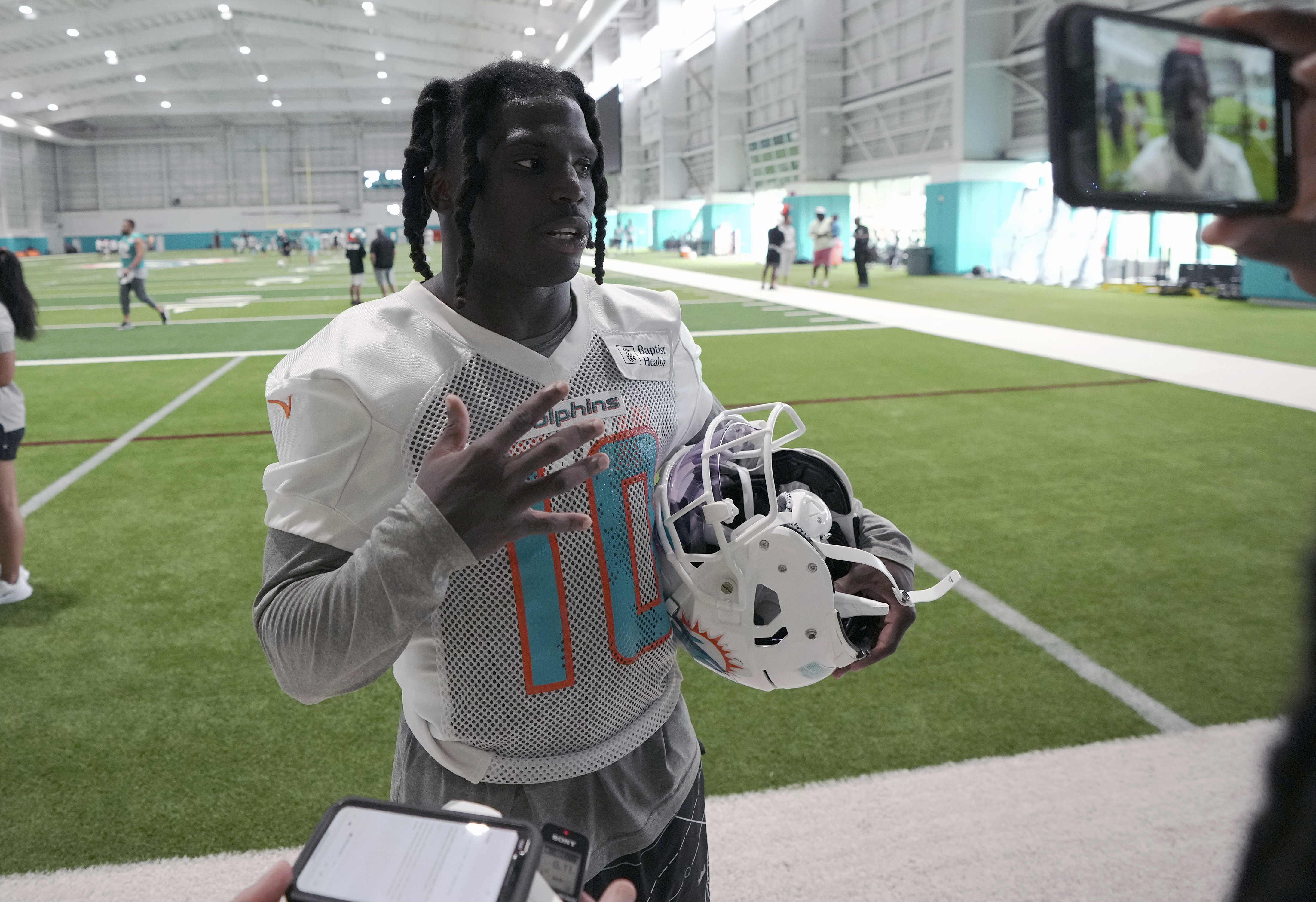 Tyreek Hill Makes New Decision On Dolphins' Locker Room