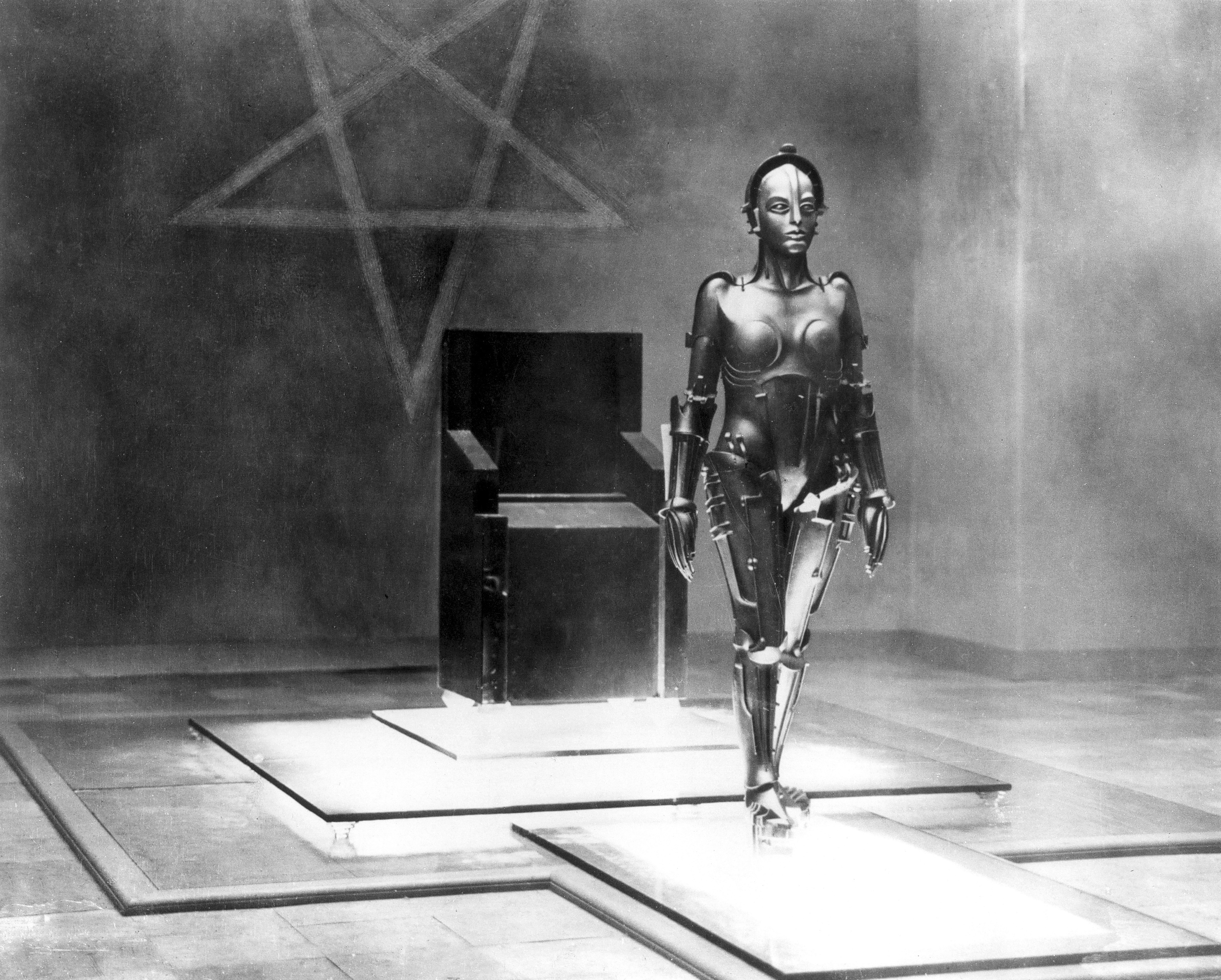 A scene from Fritz Lang's "Metropolis" — not the Giorgio Moroder colorized version.