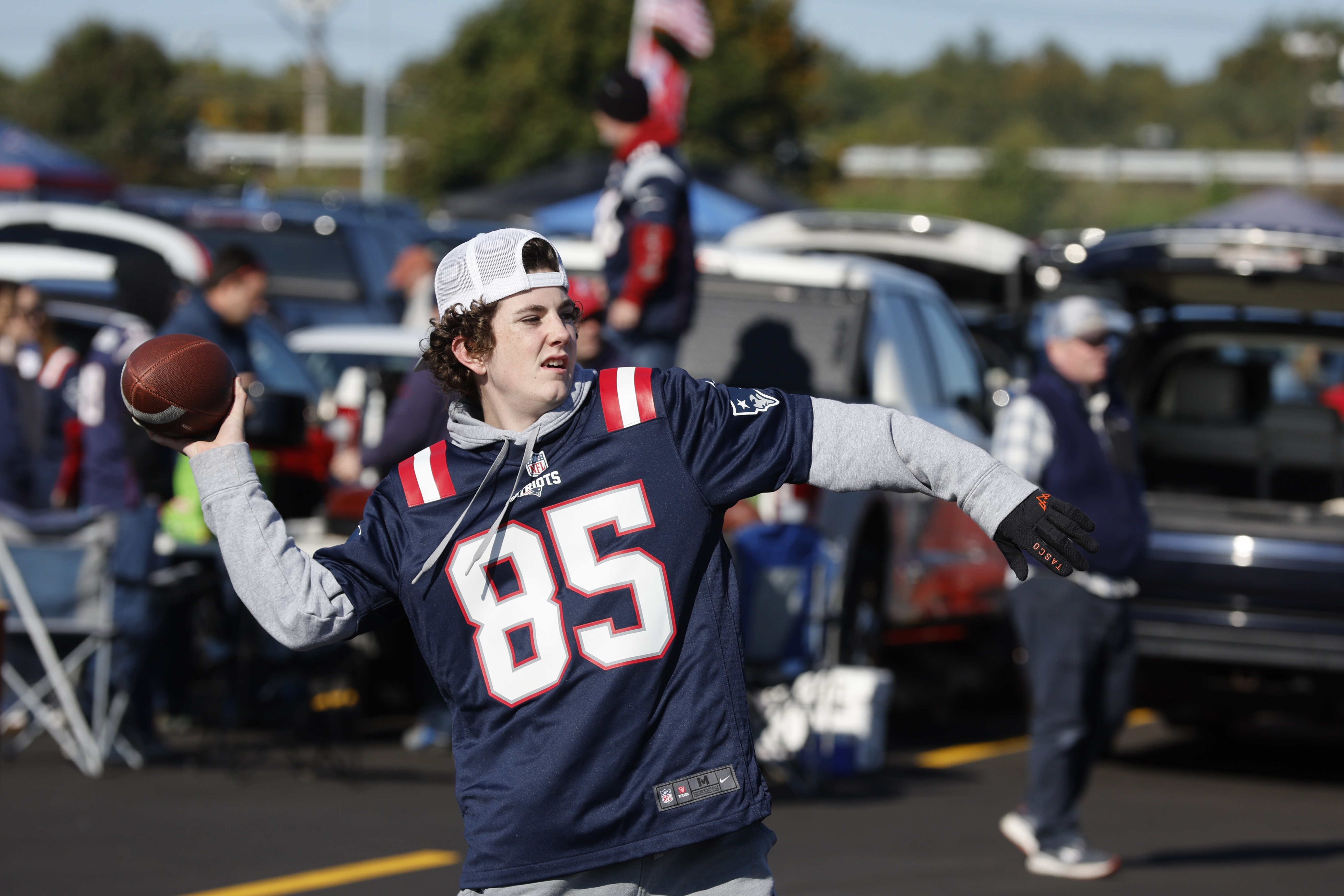 Patriots' Matthew Judon wins over Donovan Mitchell with red sleeves