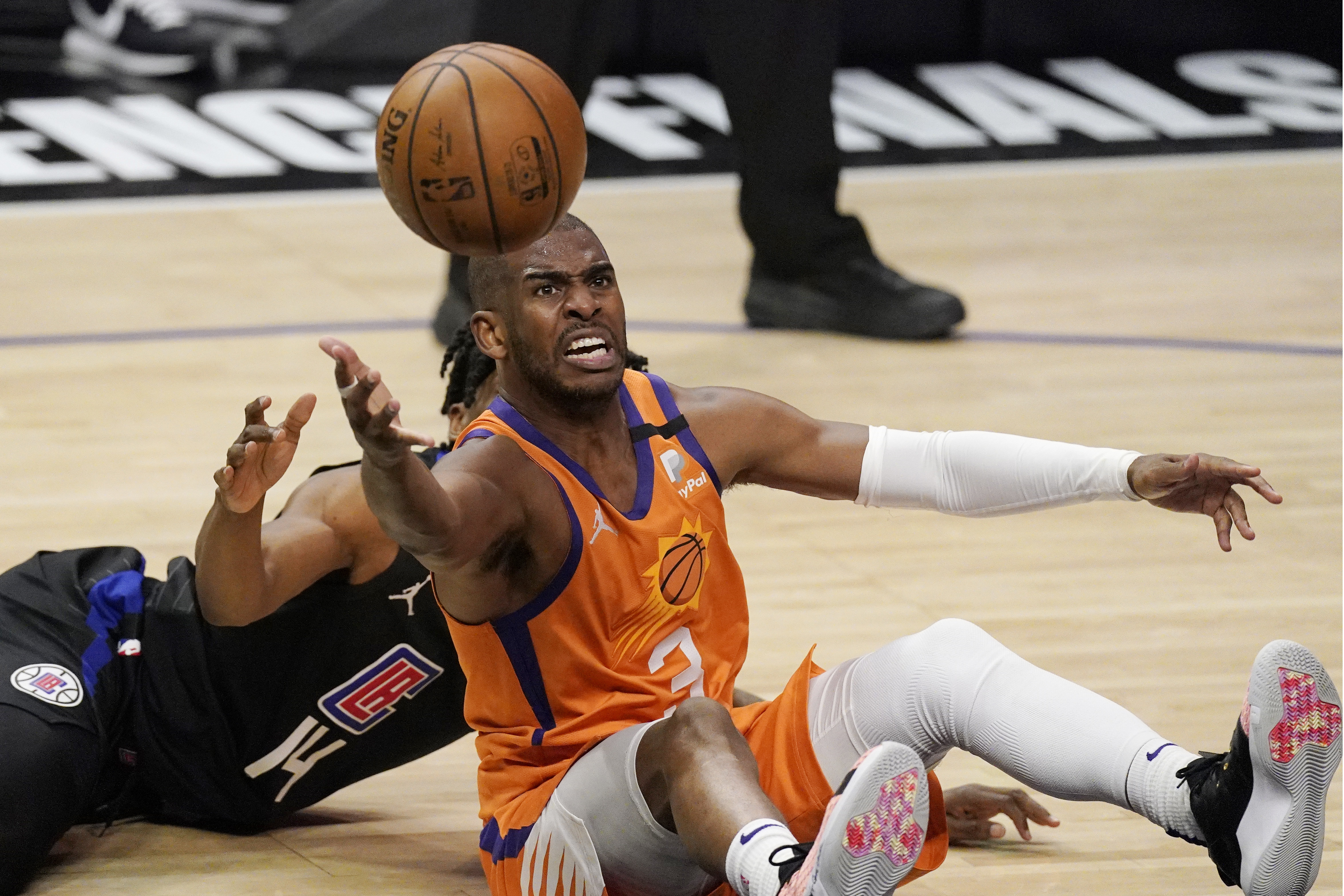 Chris Paul, Players Association working with NBA to allow messages