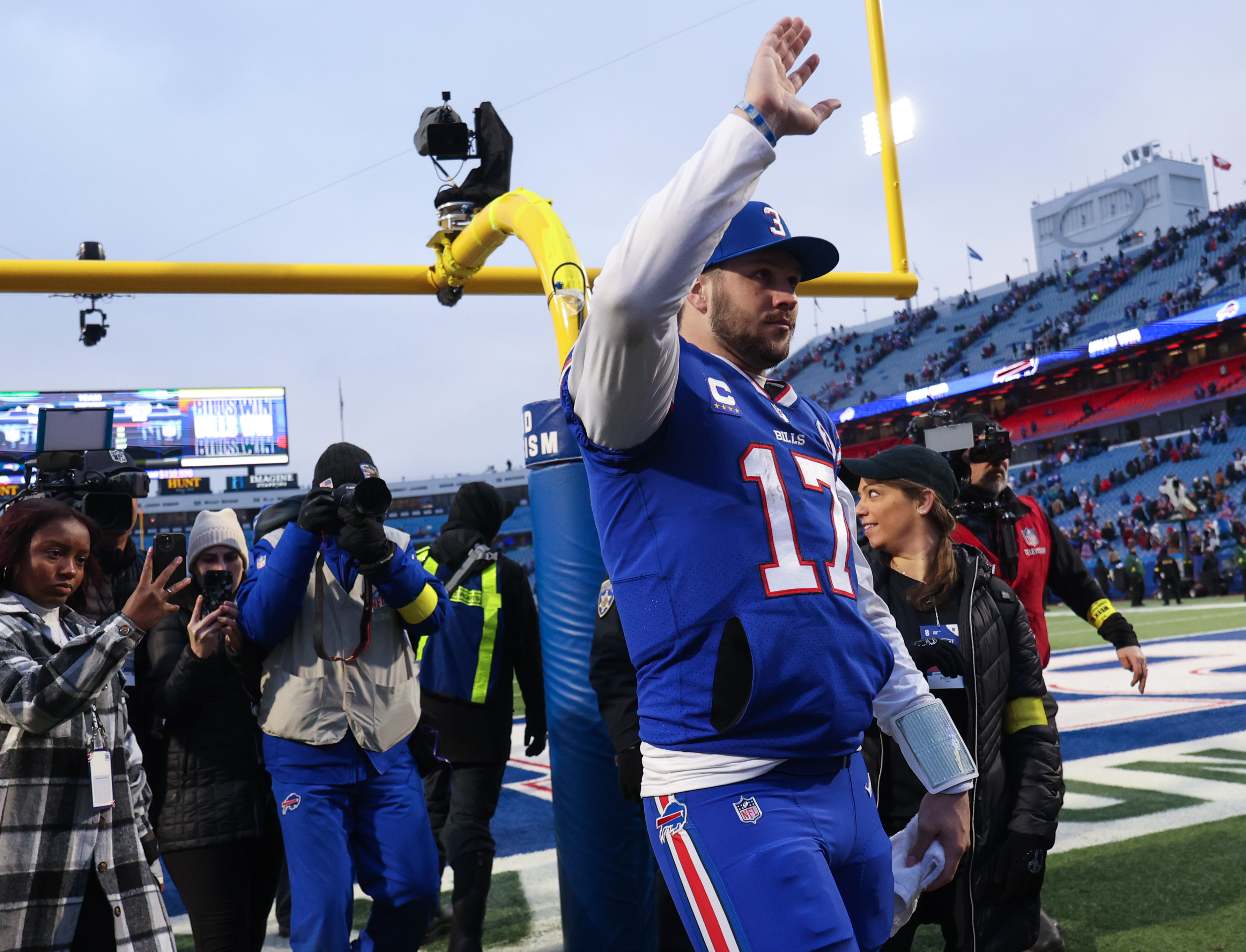 Inside the Bills' emotional day with Damar Hamlin, 430 miles away