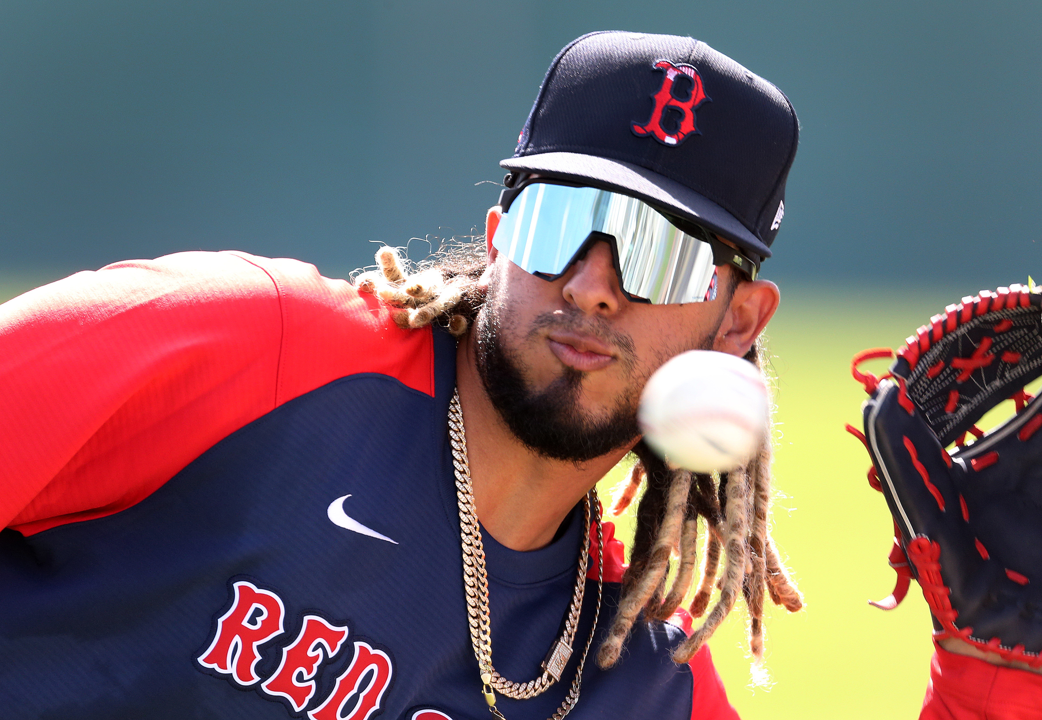 Red Sox add Vazquez, Arauz to COVID-related injured list