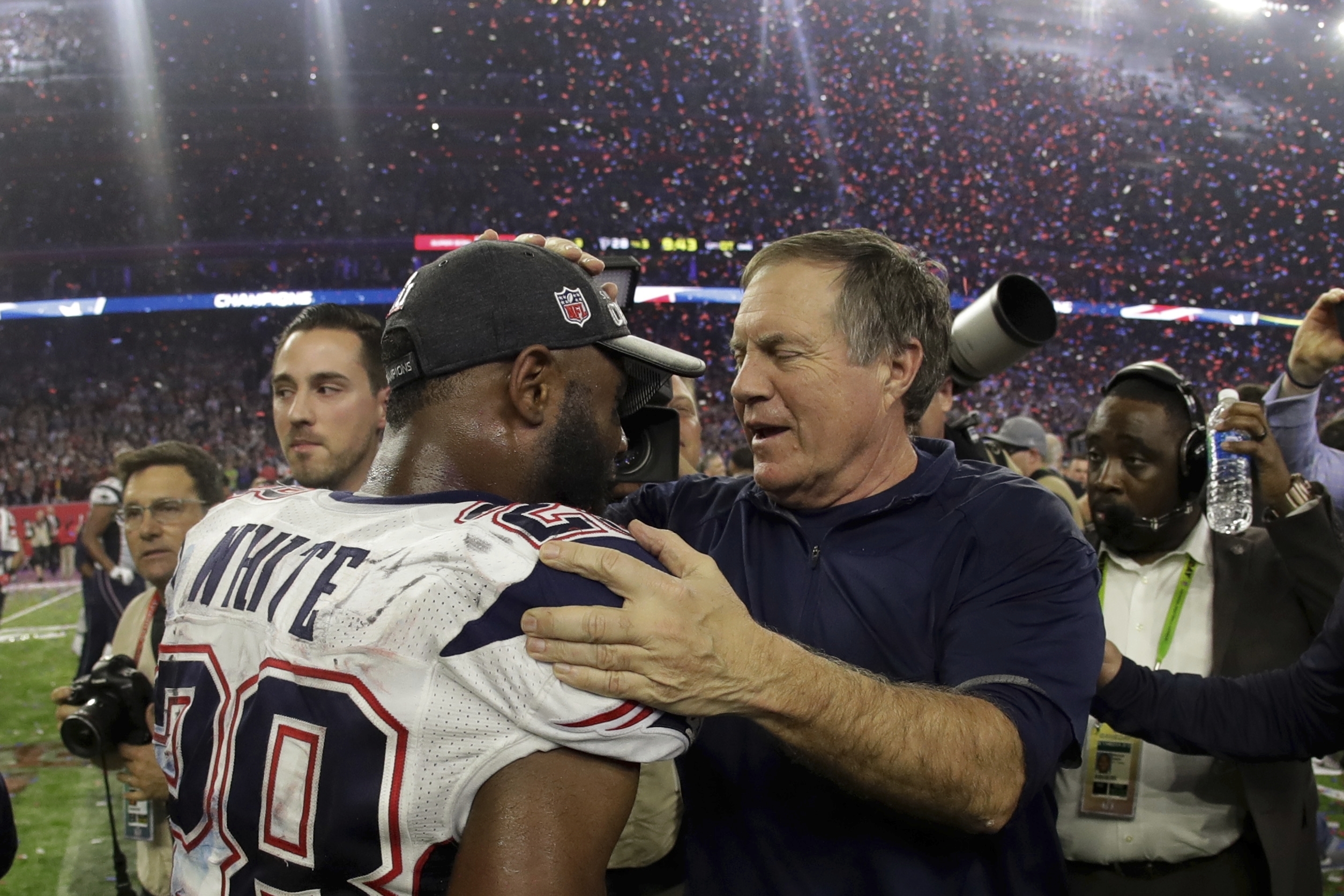 Will James White return to the Patriots for an eighth season