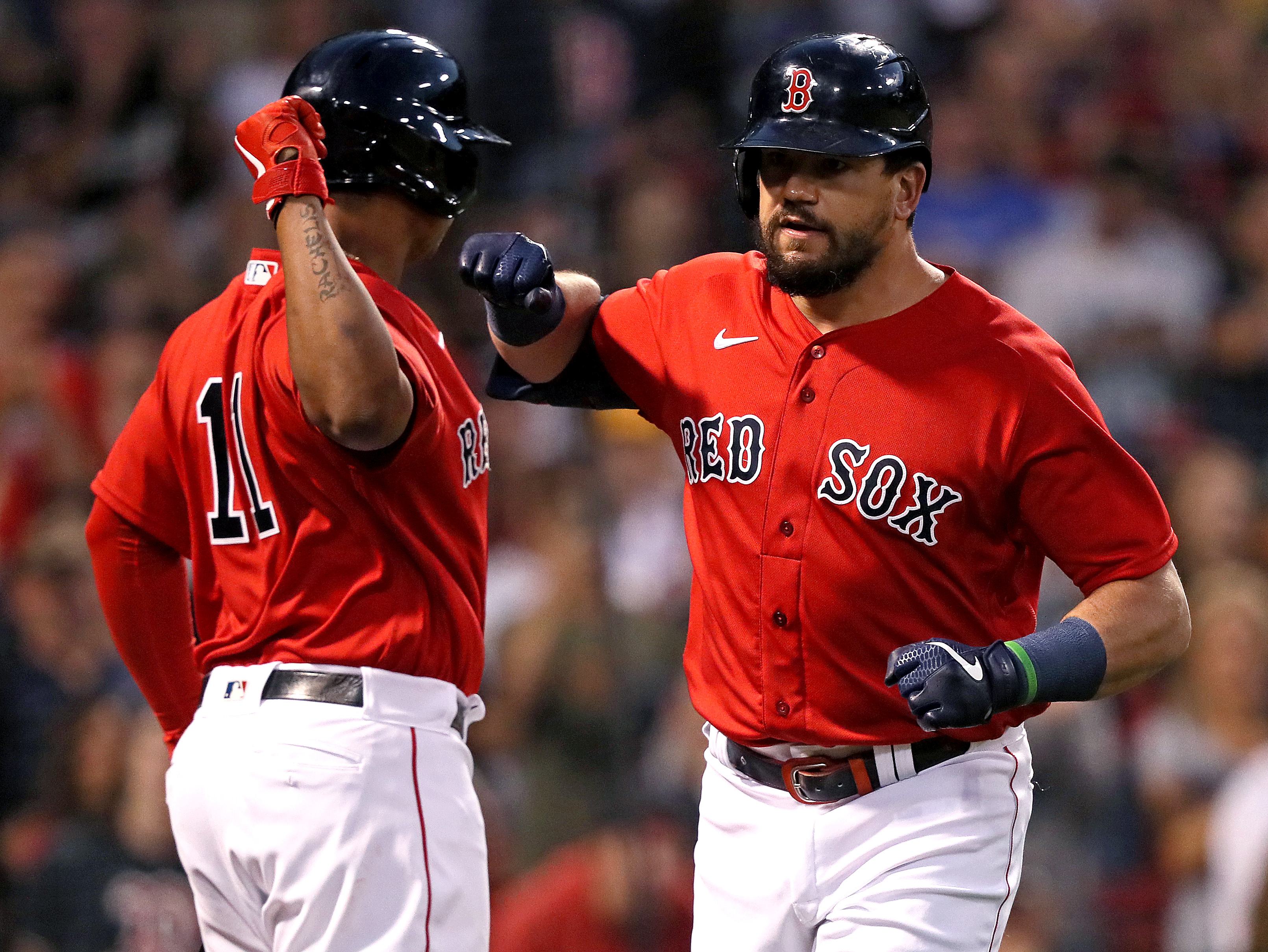 Kyle Schwarber leads Boston Red Sox to late win over Cleveland