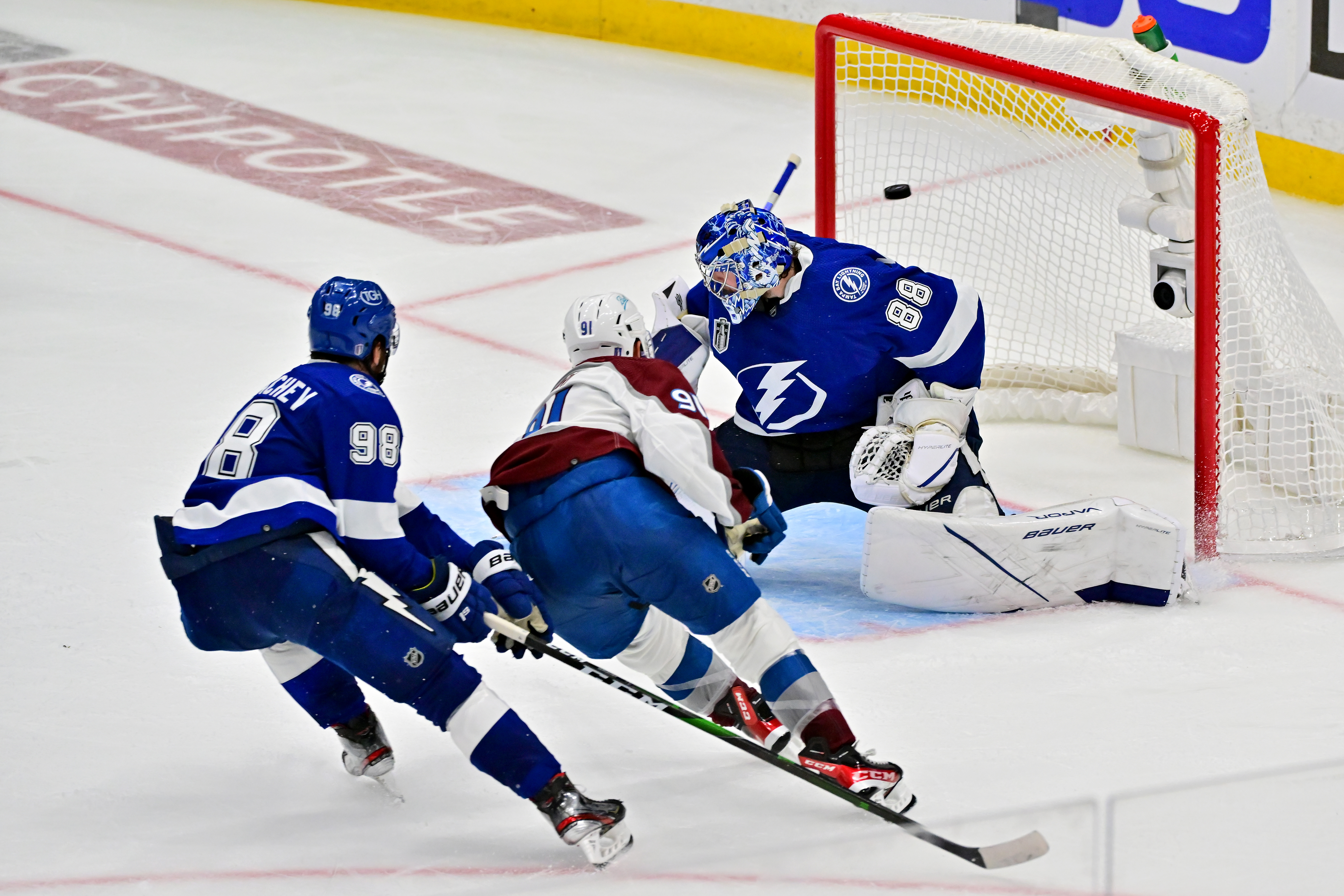 Avalanche vs. Lightning score Stanley Cup Final Game 6: Colorado wins 2-1  for team's third championship 