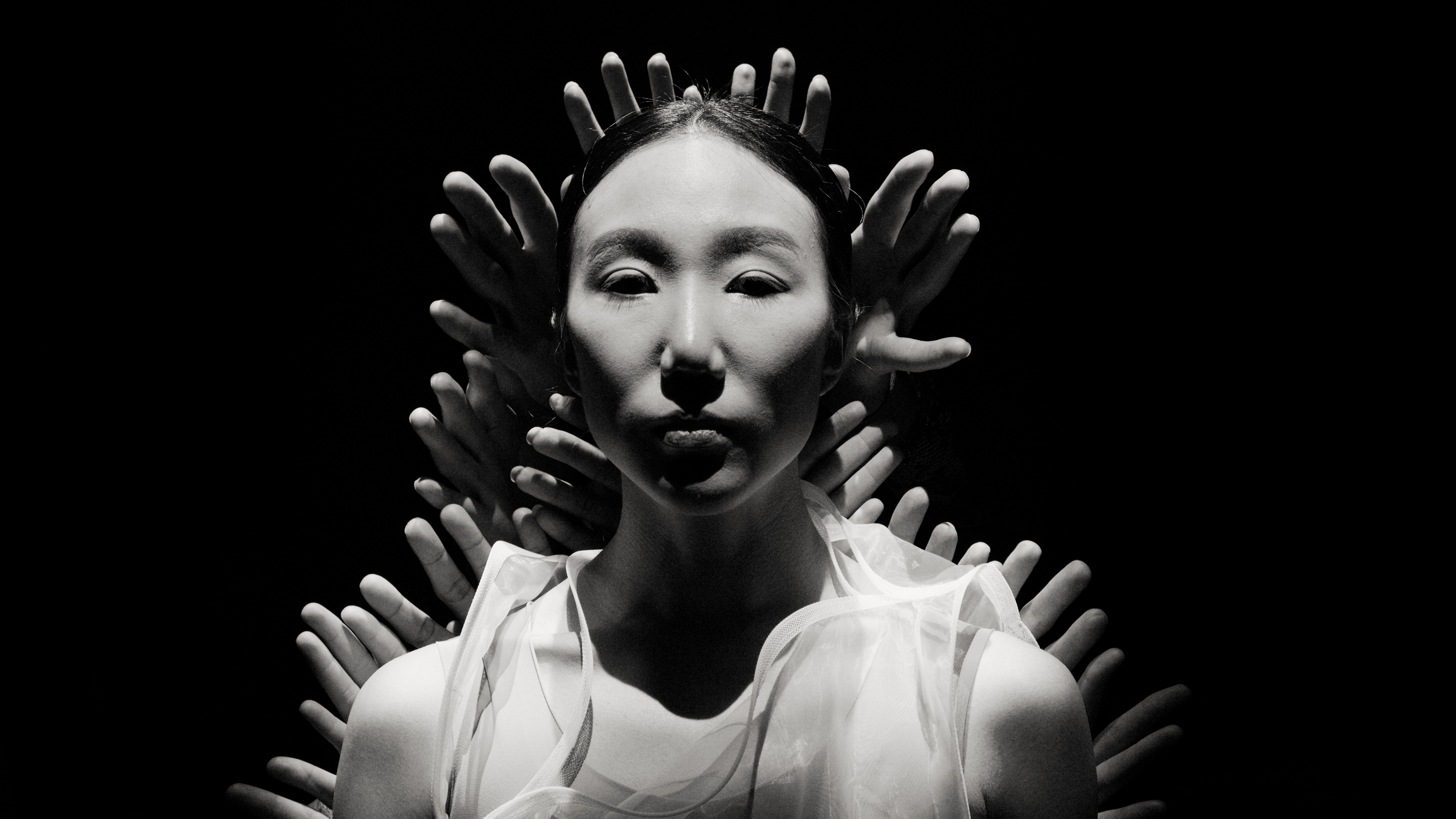 Ji Young Chae in Nanine Linning's "La Voix Humaine"