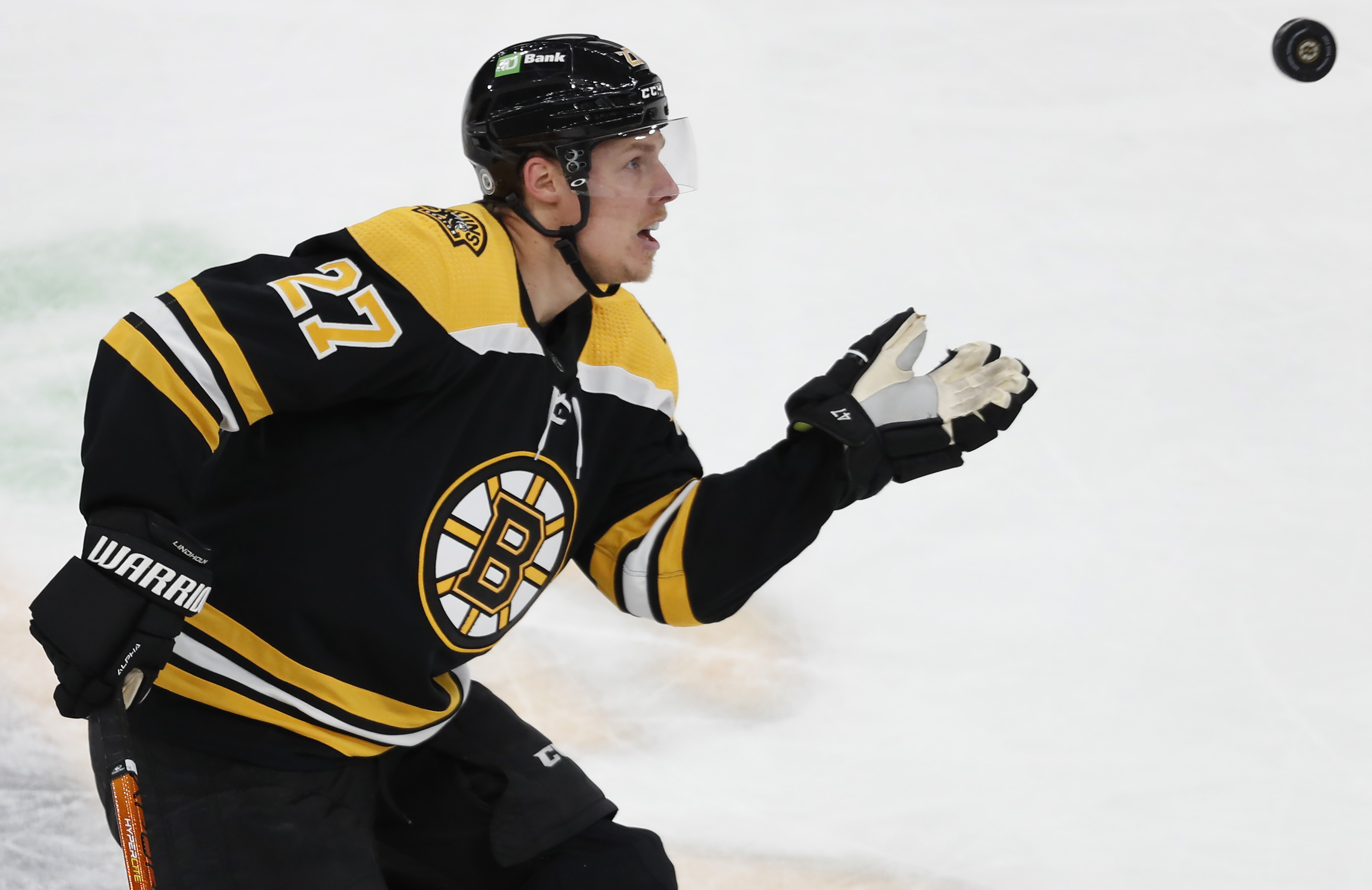 Video Boston Bruins pay tribute to 1st Black NHL player - ABC News