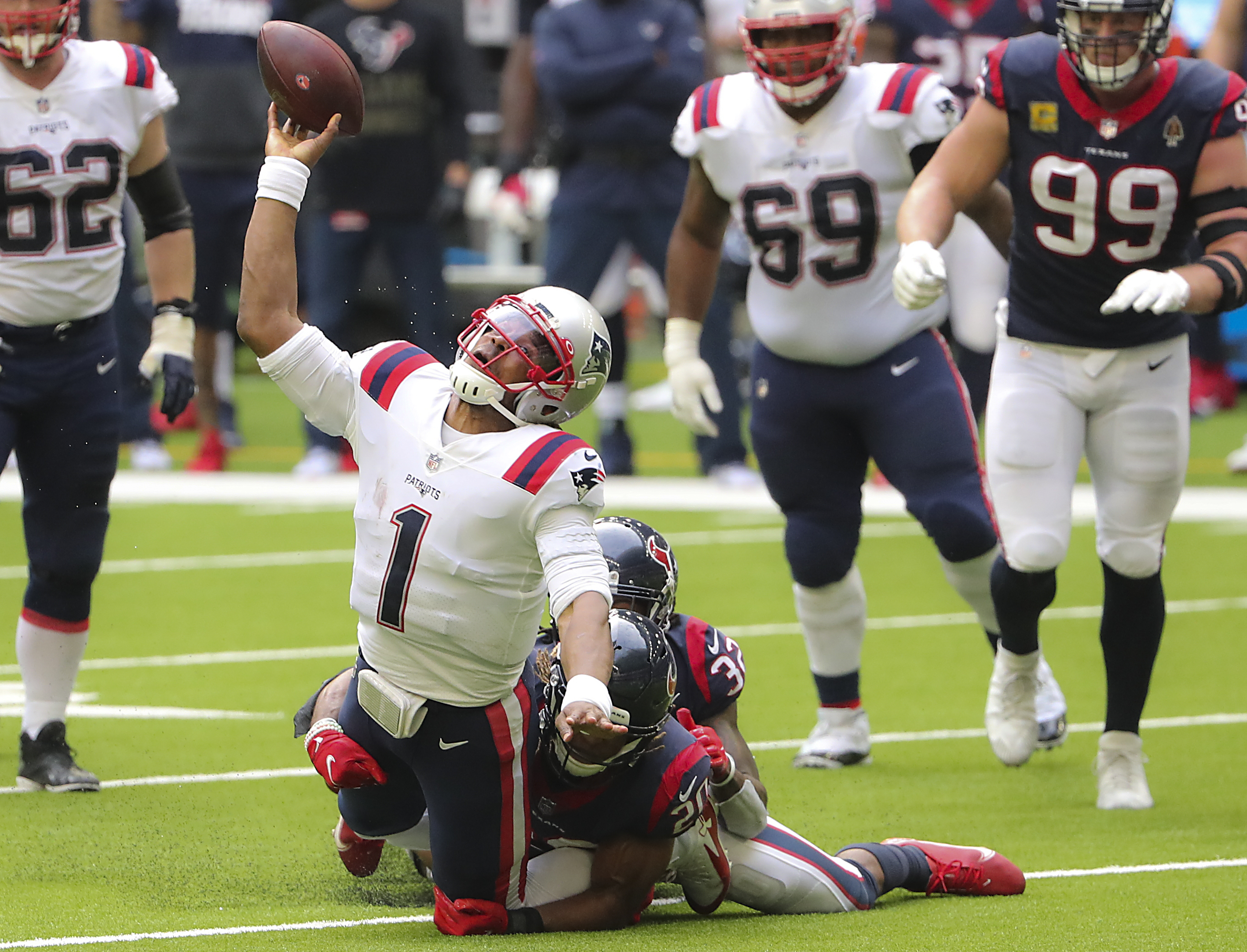 NRG Stadium roof open for Patriots vs. Texans